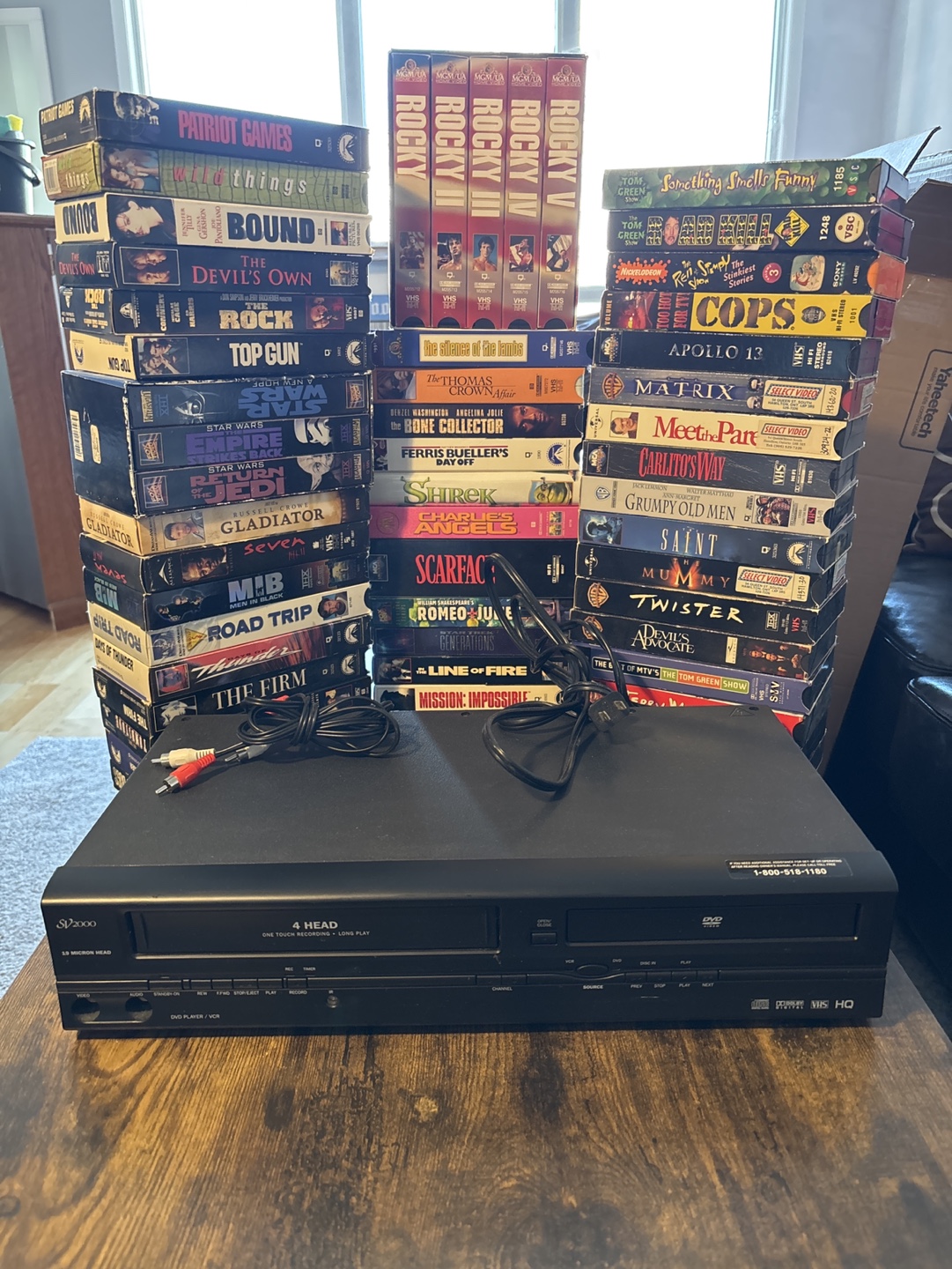 Sanyo VHS VCR/DVD Combo Player + VHS Tapes