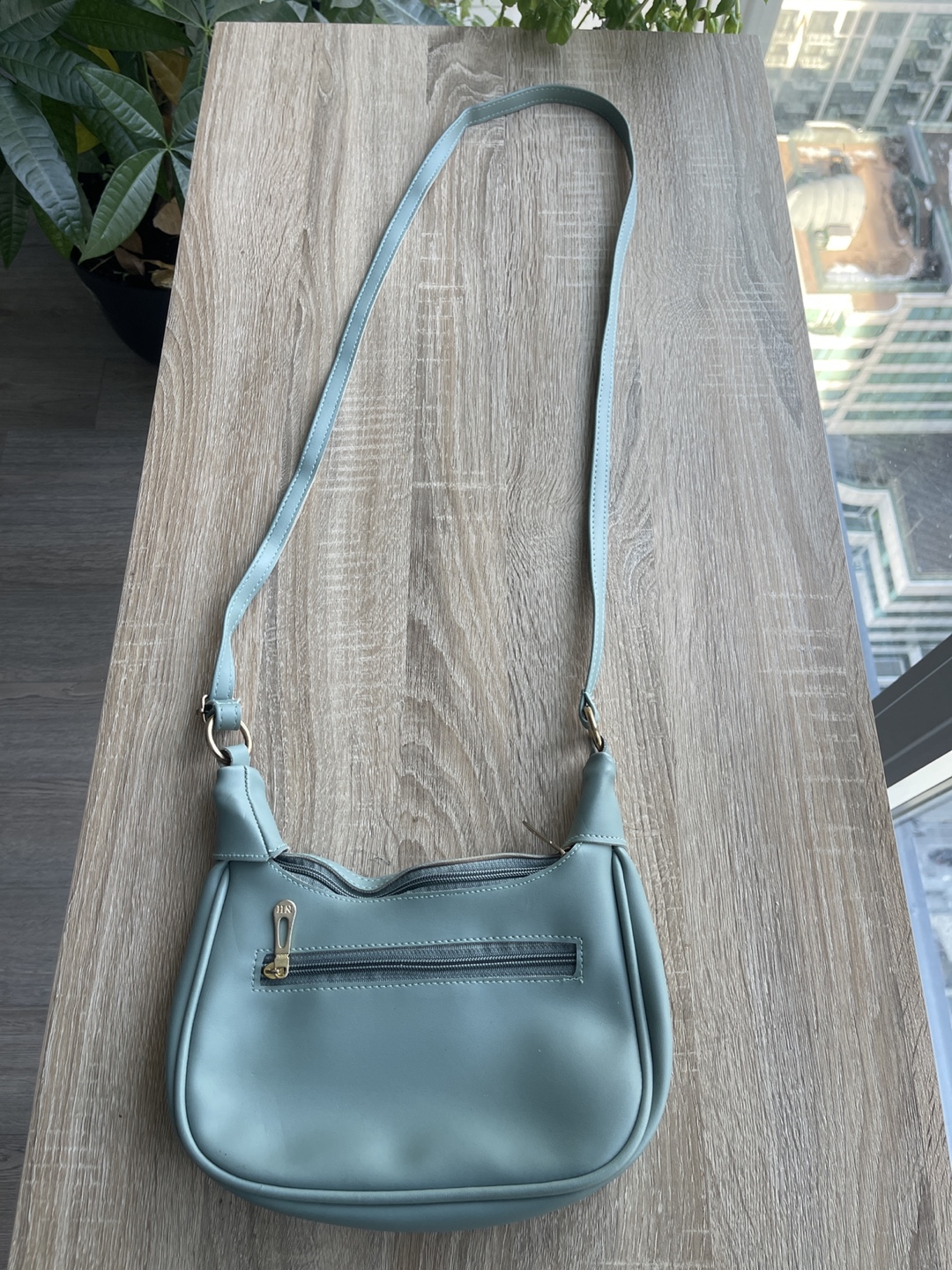 *‼️Moving Sale‼️* Brand new-Cute sage green crossbody bag - photo 2