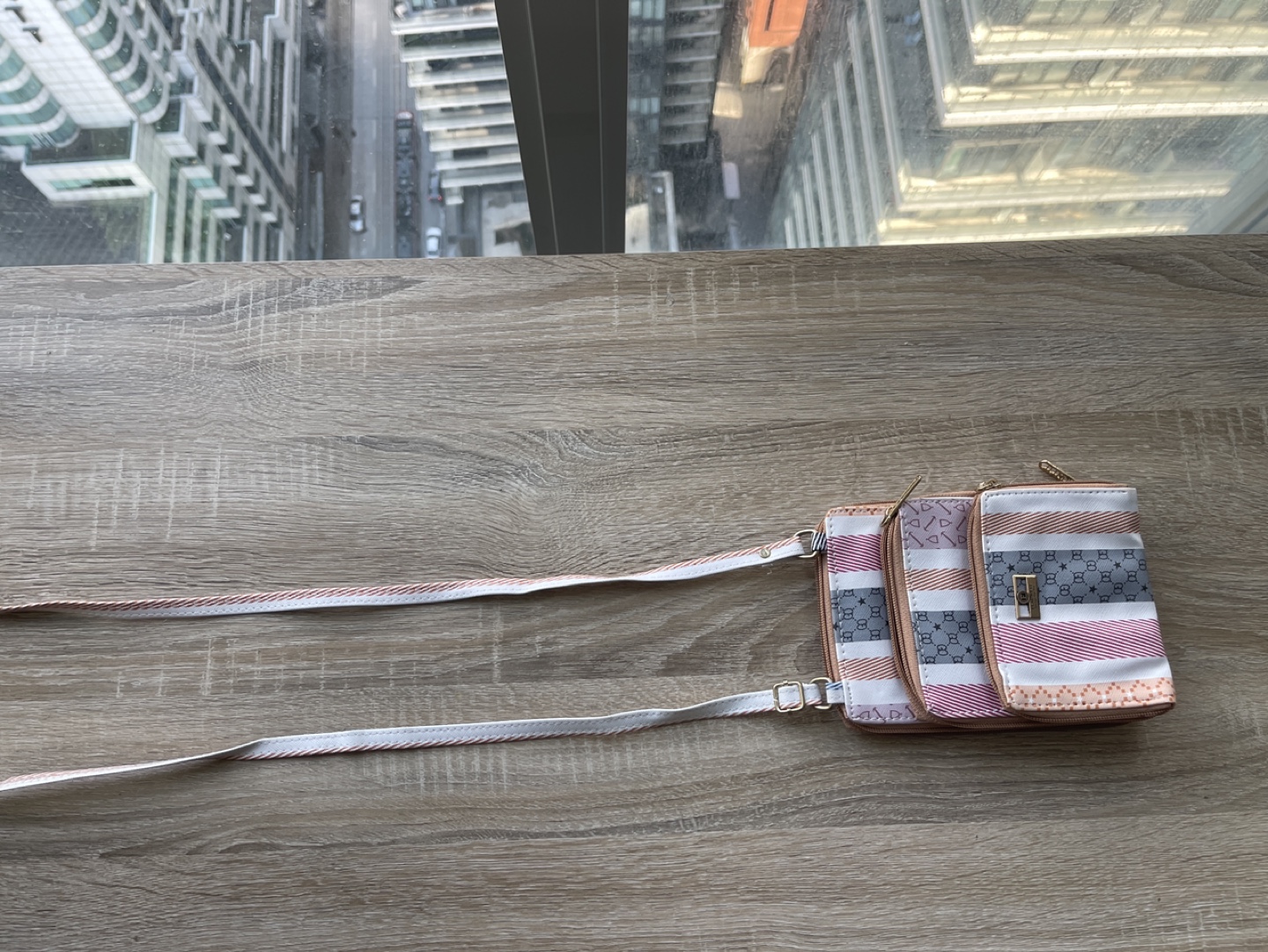 *‼️Moving Sale‼️* Brand new- Compartment Crossbody Wallet - photo 2