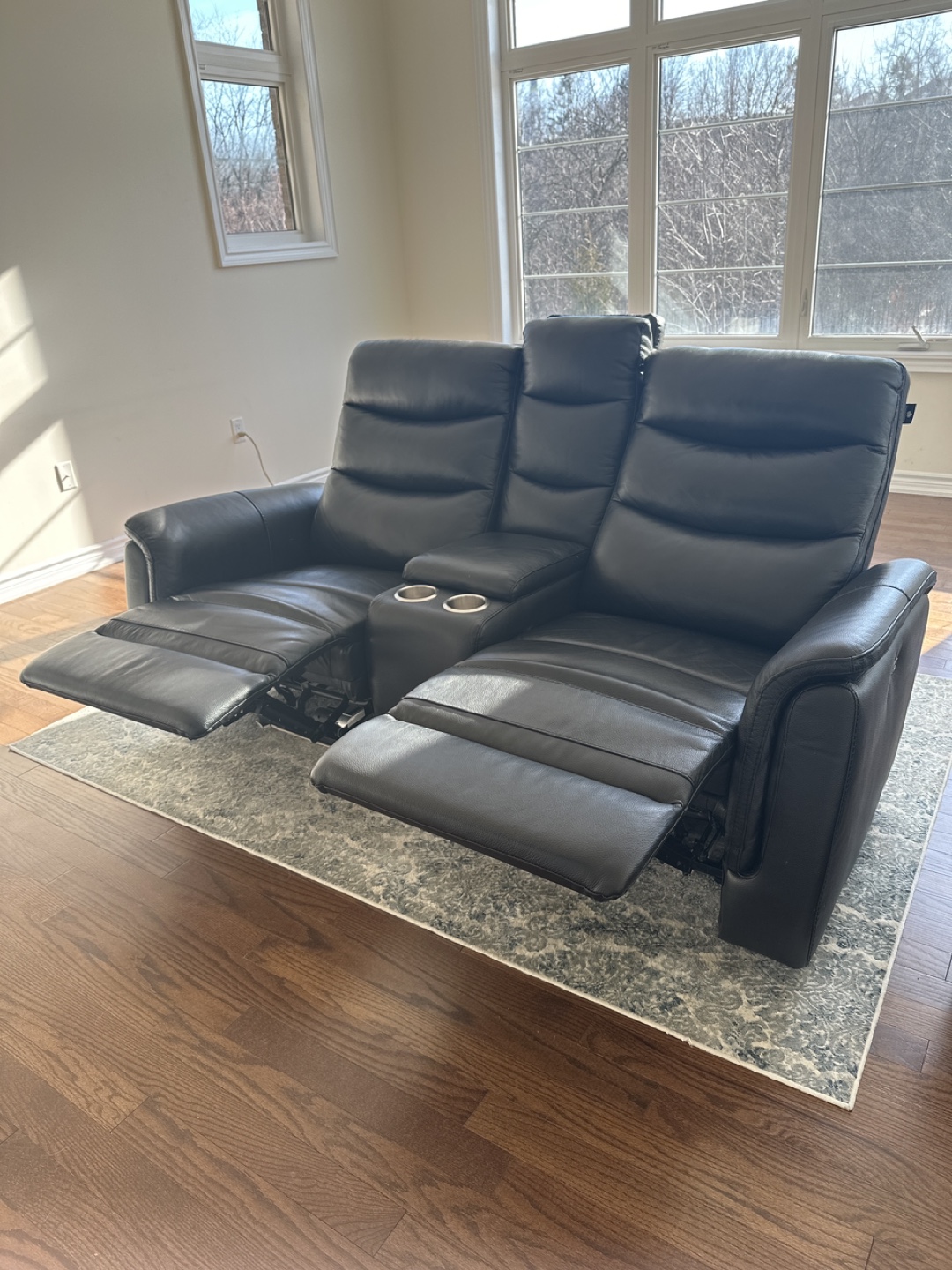Kingsdown Leather Recliner Loveseat