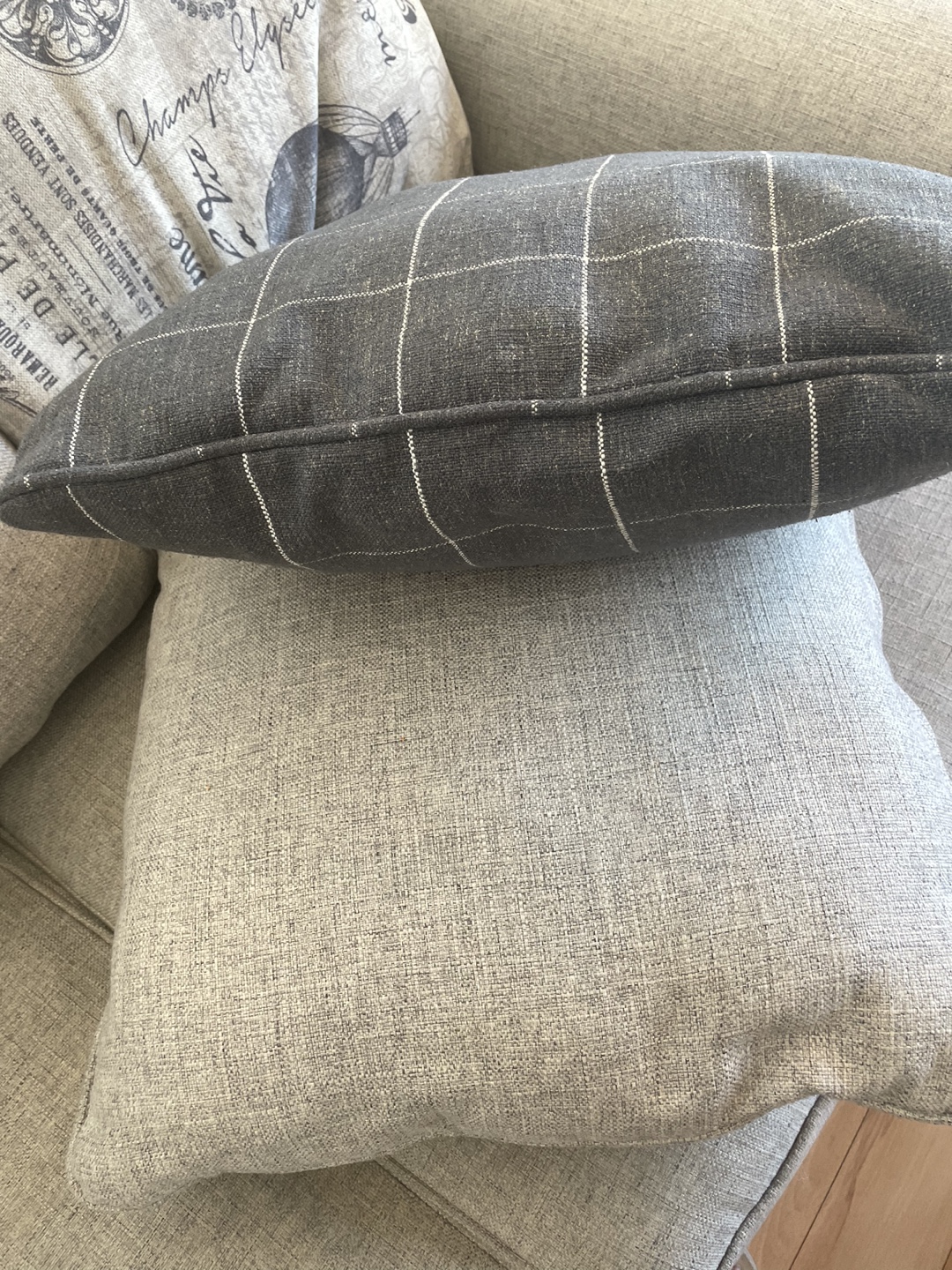Ashley 3 and 1 sofa - photo 4