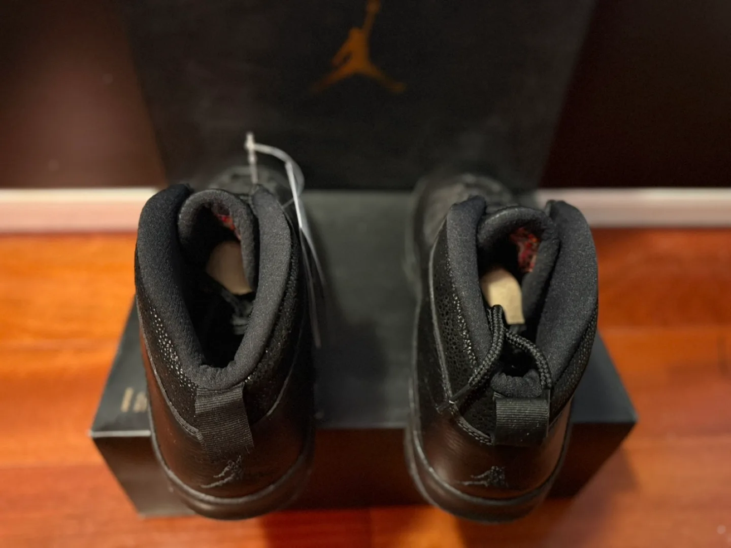 Air Jordan 10 Retro OVO - 10.5M - Black/Black-Metallic Gold image indicator(3)