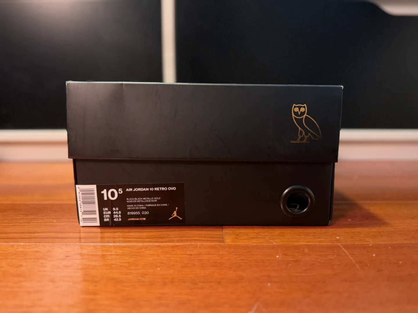 Air Jordan 10 Retro OVO - 10.5M - Black/Black-Metallic Gold image indicator(9)