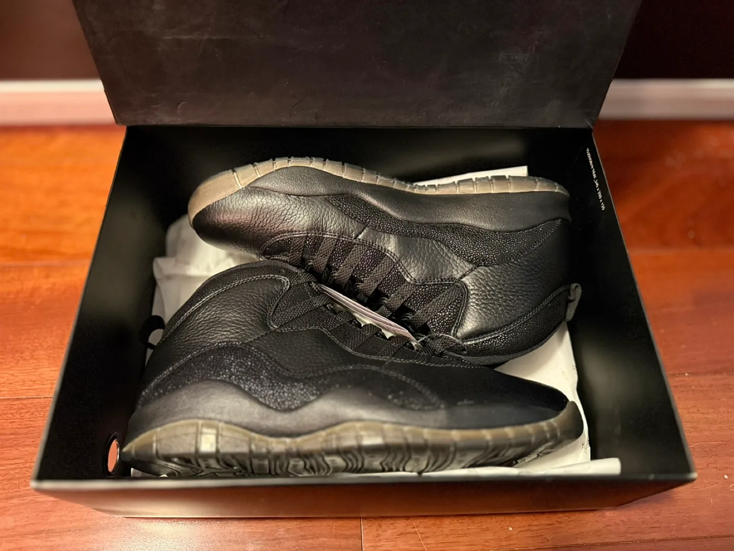 Air Jordan 10 Retro OVO - 10.5M - Black/Black-Metallic Gold image indicator(7)