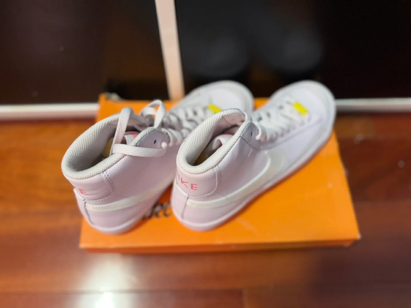 Women’s Nike Blazer Mid ‘77 - 8W/6.5M - Violet/Sail-Digital Pink image indicator(4)