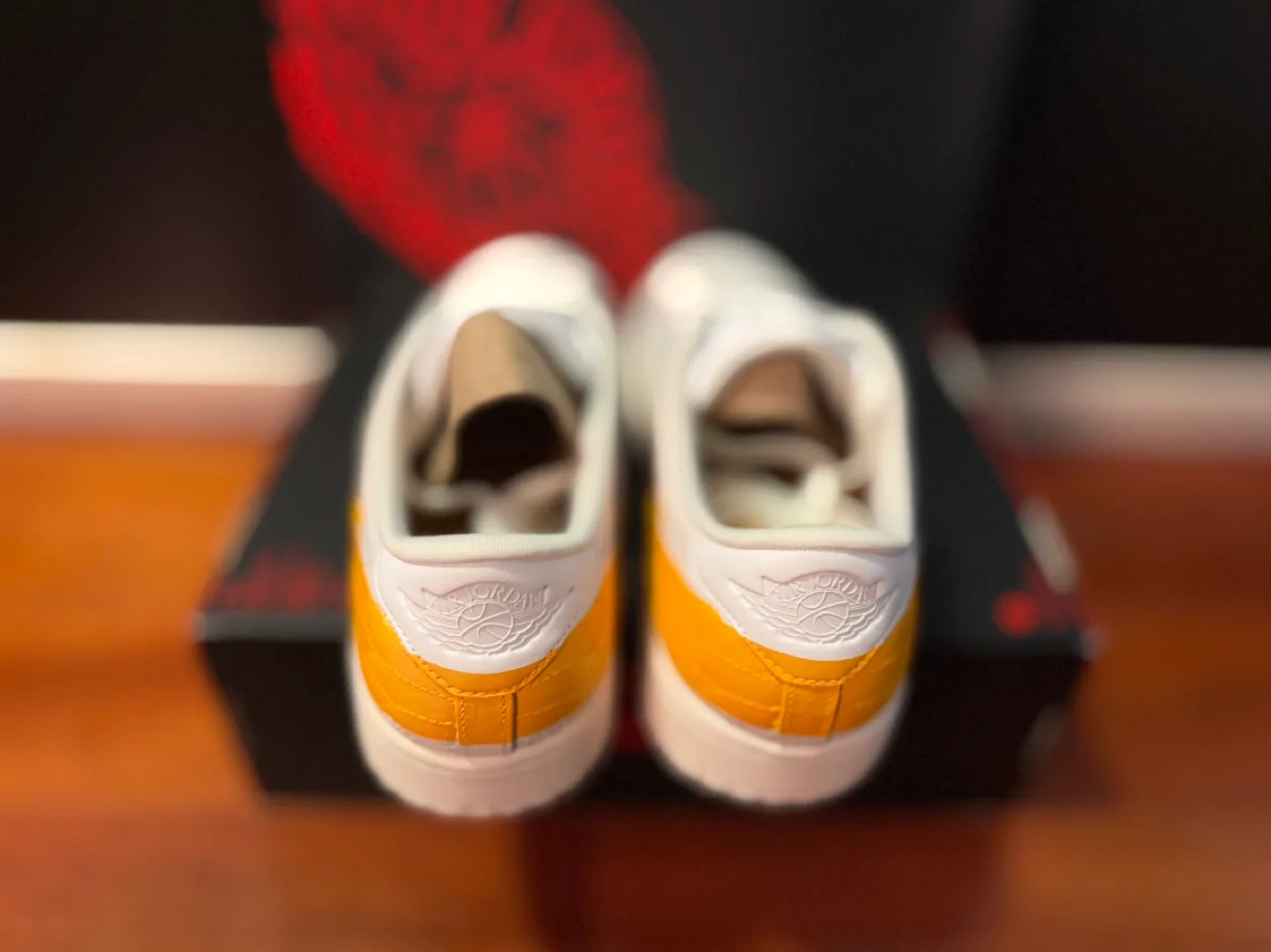 Air Jordan 1 Centre Court - 10.5M - White/University Gold-Sail image indicator(5)