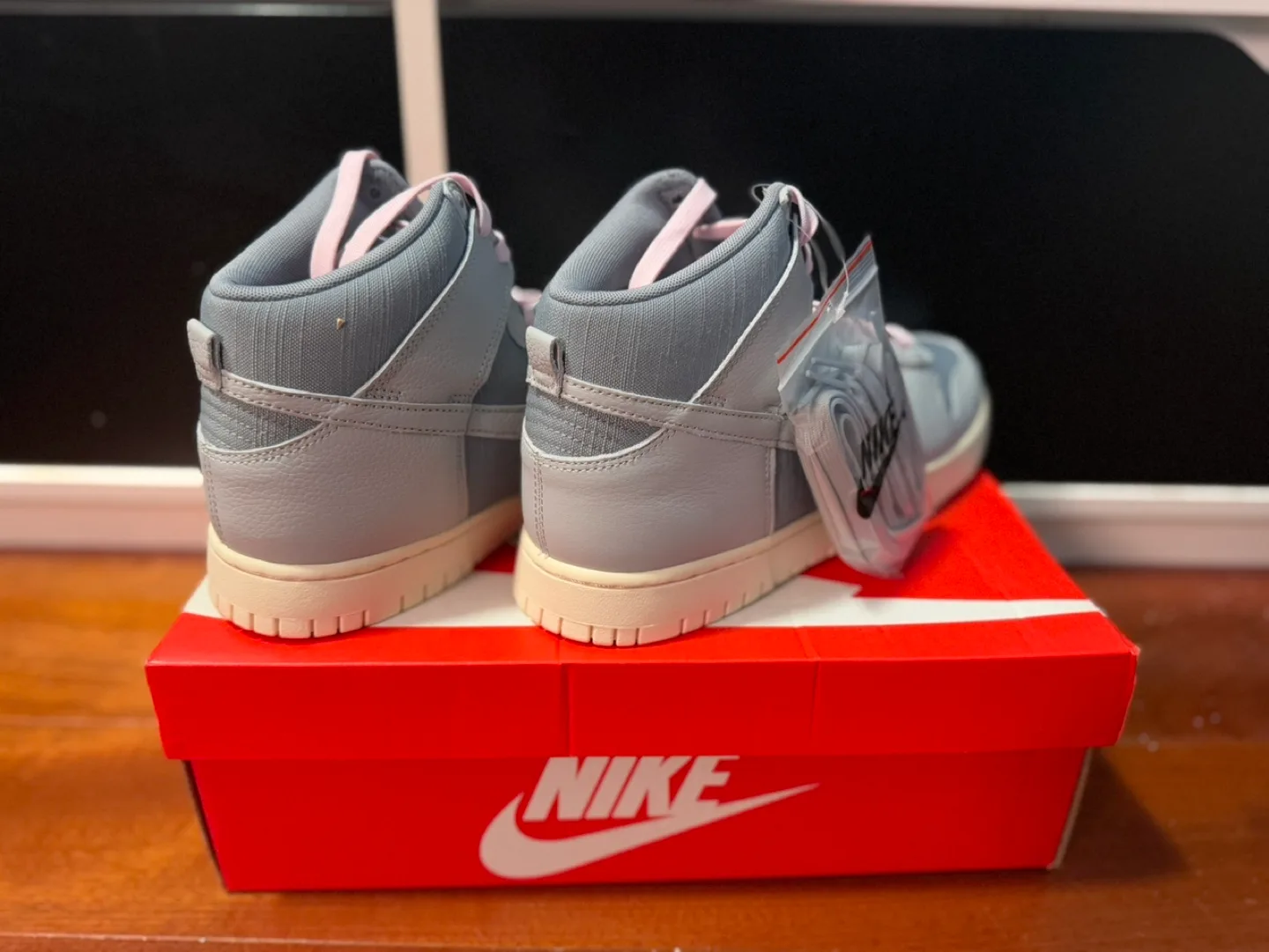 Nike Dunk Hi Retro PRM - 10.5M/12W - LT Smoke Grey/Grey Fog-Sail image indicator(3)