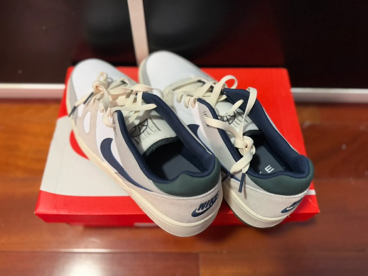Nike Full Force Lo Basketball Shoe - 9.5M - White/Midnight Navy image indicator(4)