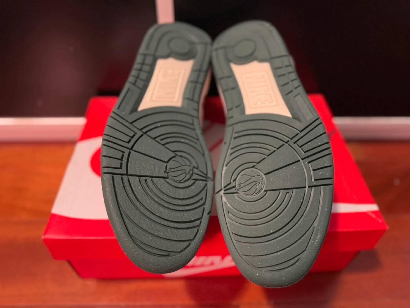 Nike Full Force Lo Basketball Shoe - 9.5M - White/Midnight Navy image indicator(5)