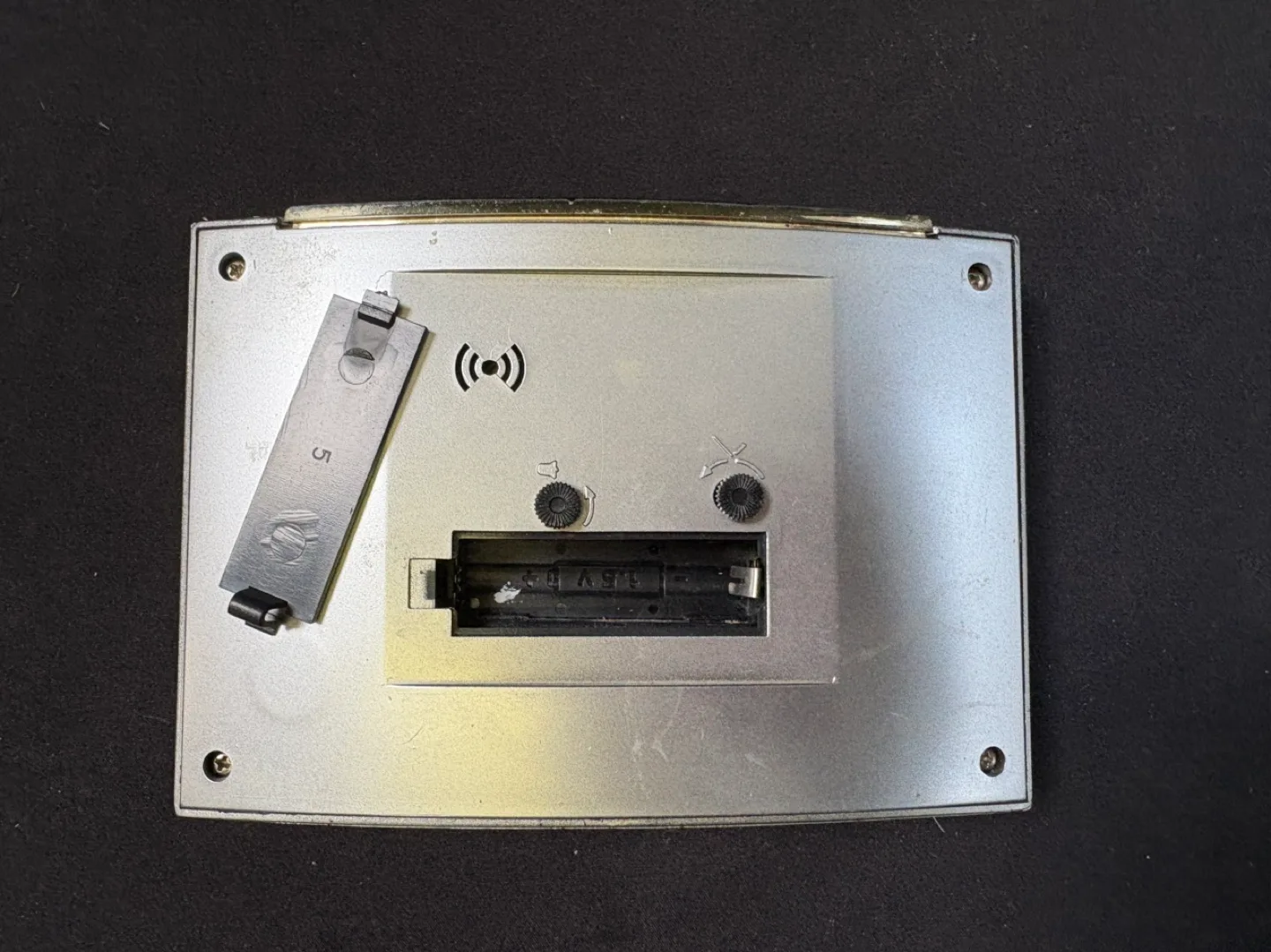 Miora Alarm Clock - Silver image indicator(4)