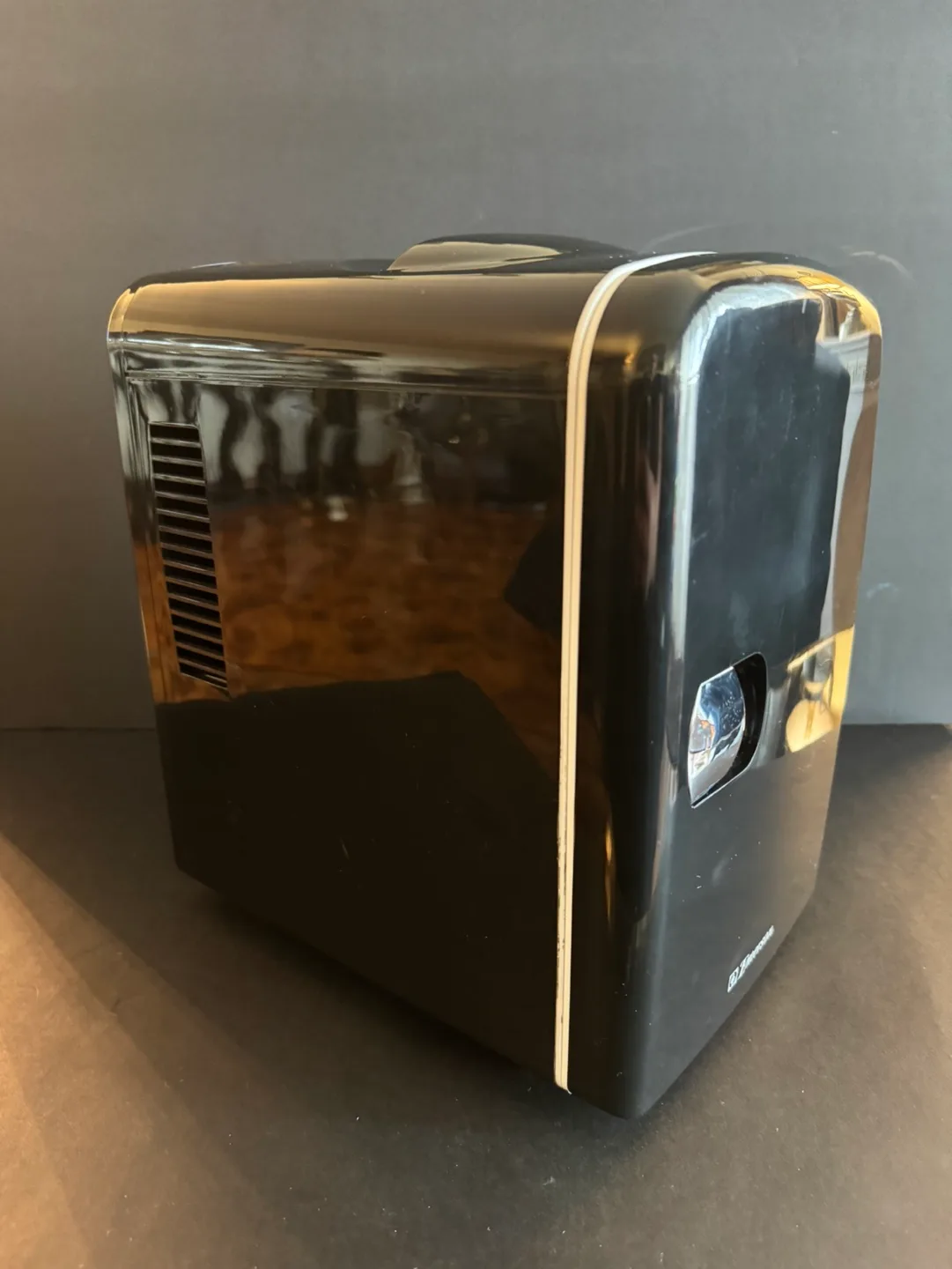 Emerson  Portable Mini Fridge image indicator(5)