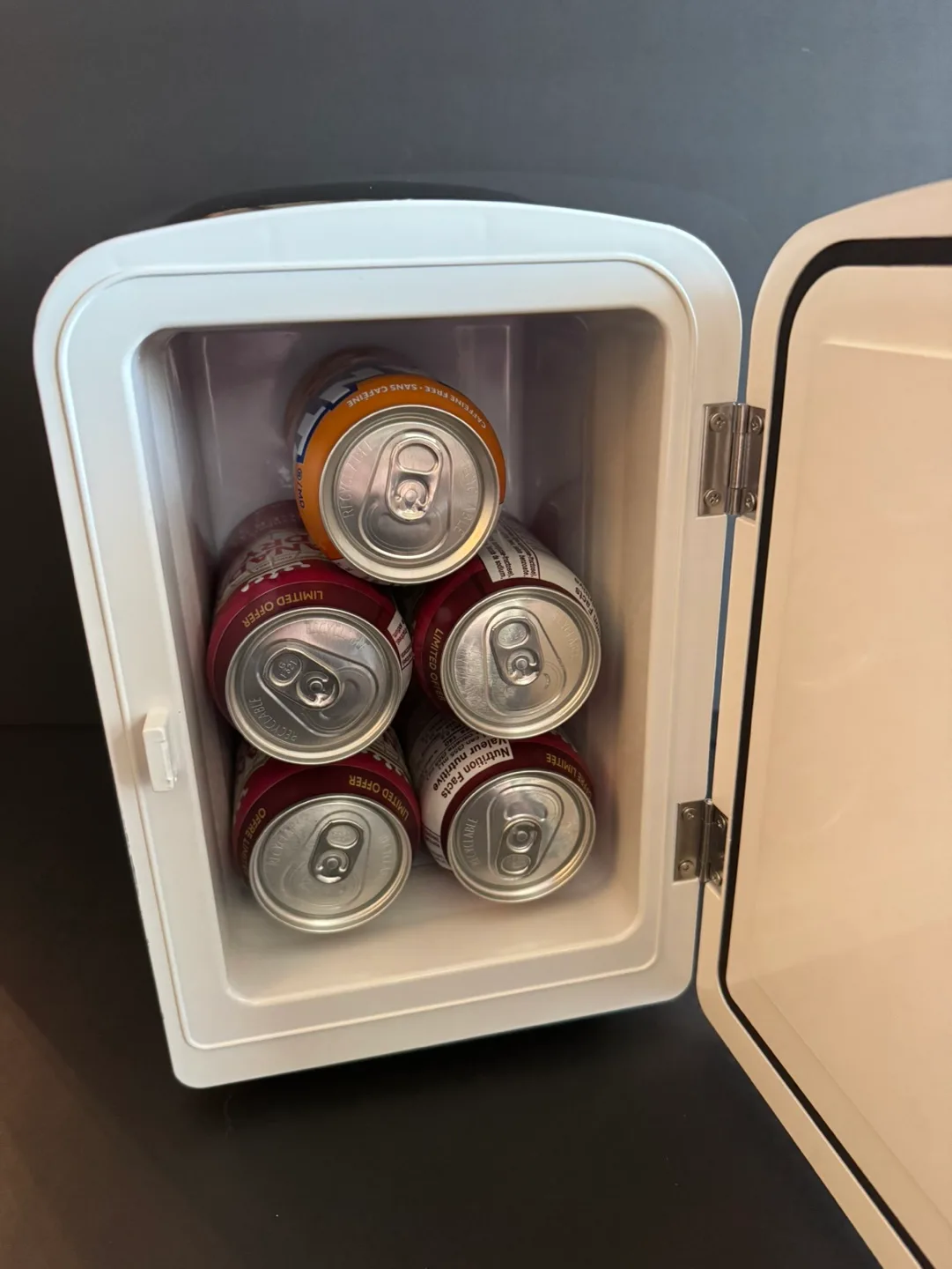 Emerson  Portable Mini Fridge image indicator(8)