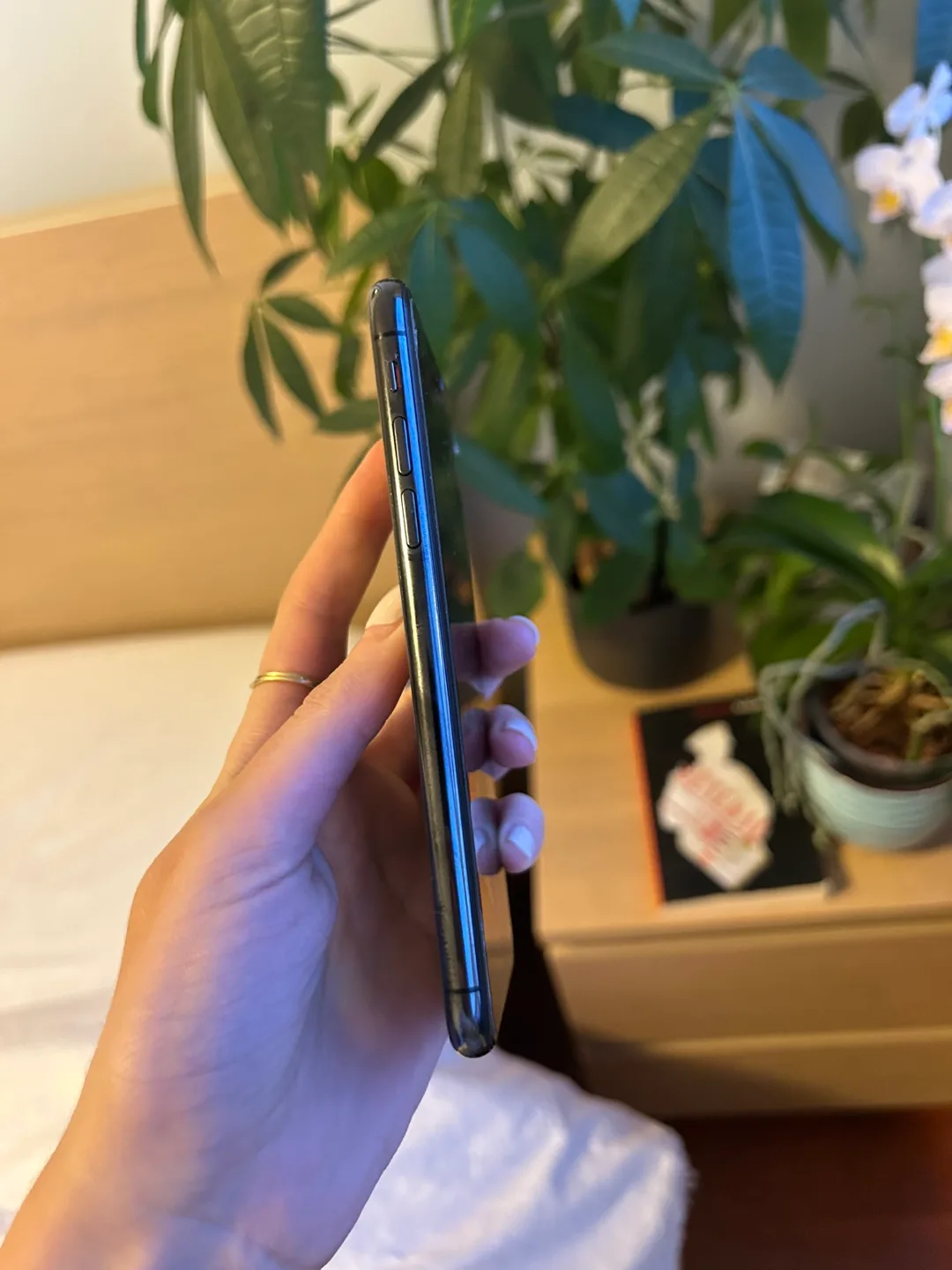 iPhone XS 256 GB image indicator(3)