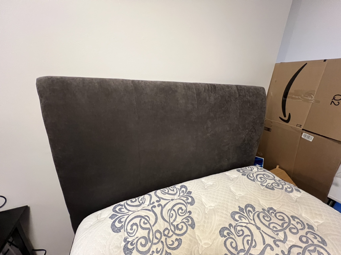 Queen Bed with Grey Bed Frame, Beautyrest mattress and boxspring - photo 2
