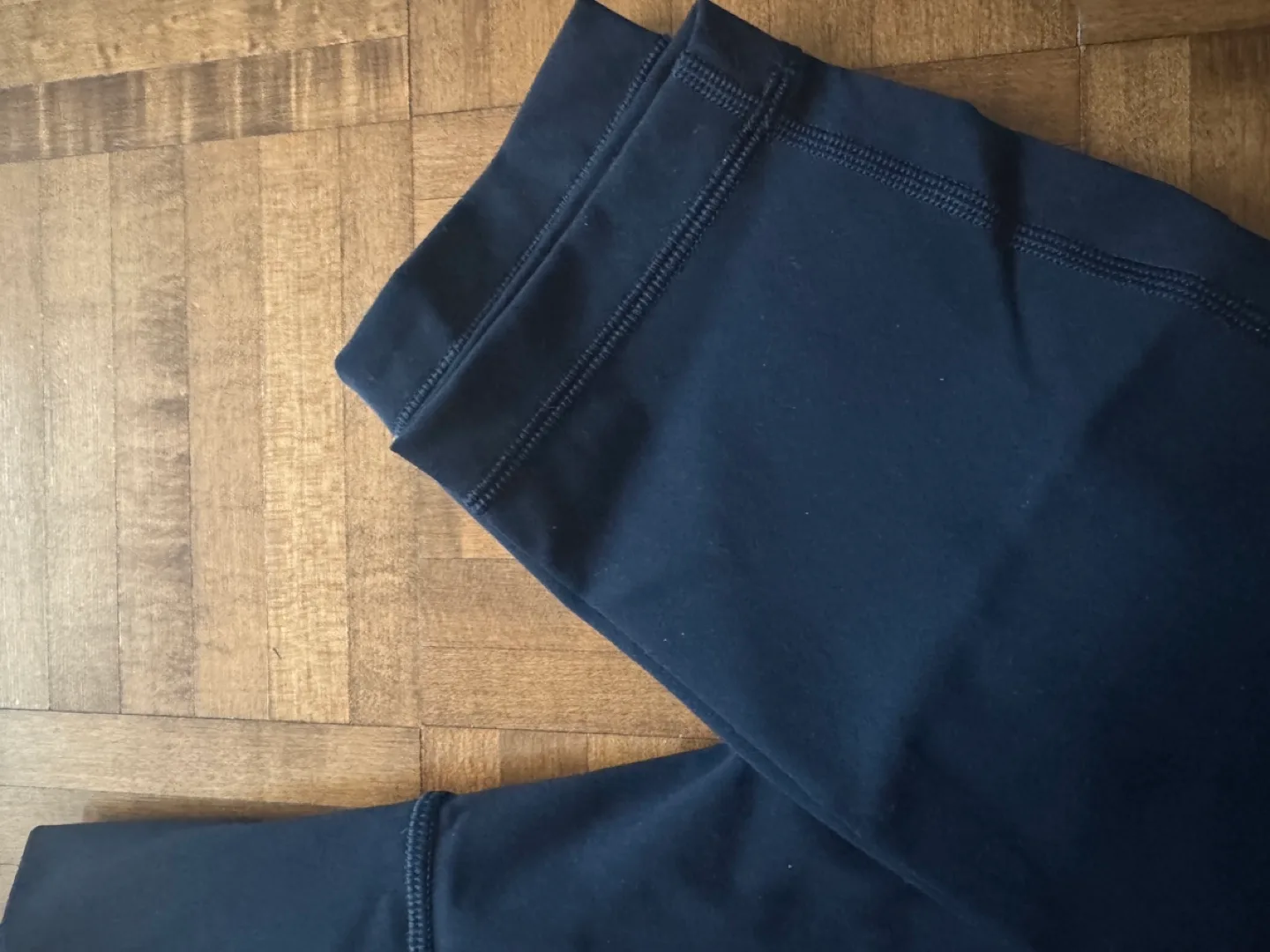 Lululemon Navy Leggings Size 8 image indicator(4)