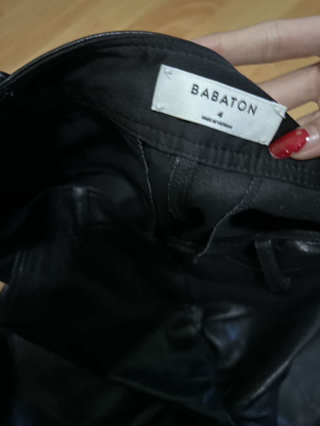 Aritzia Babaton Leather Shorts - Size 4 - photo 4