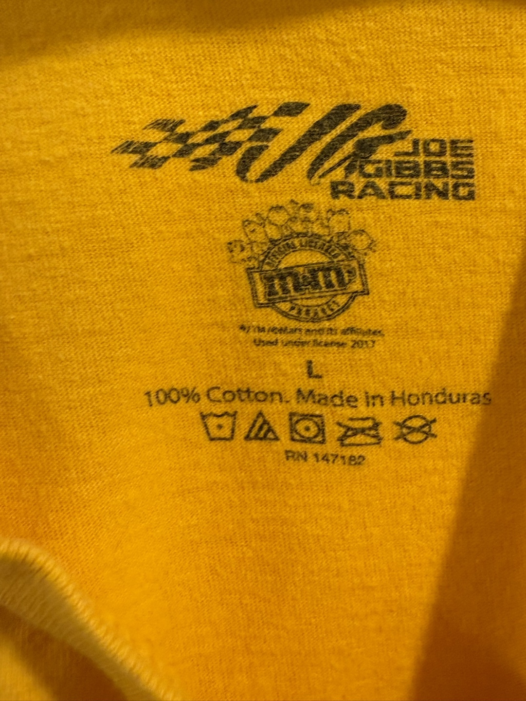 Kyle Busch #18 M&M's NASCAR T-Shirt - photo 2
