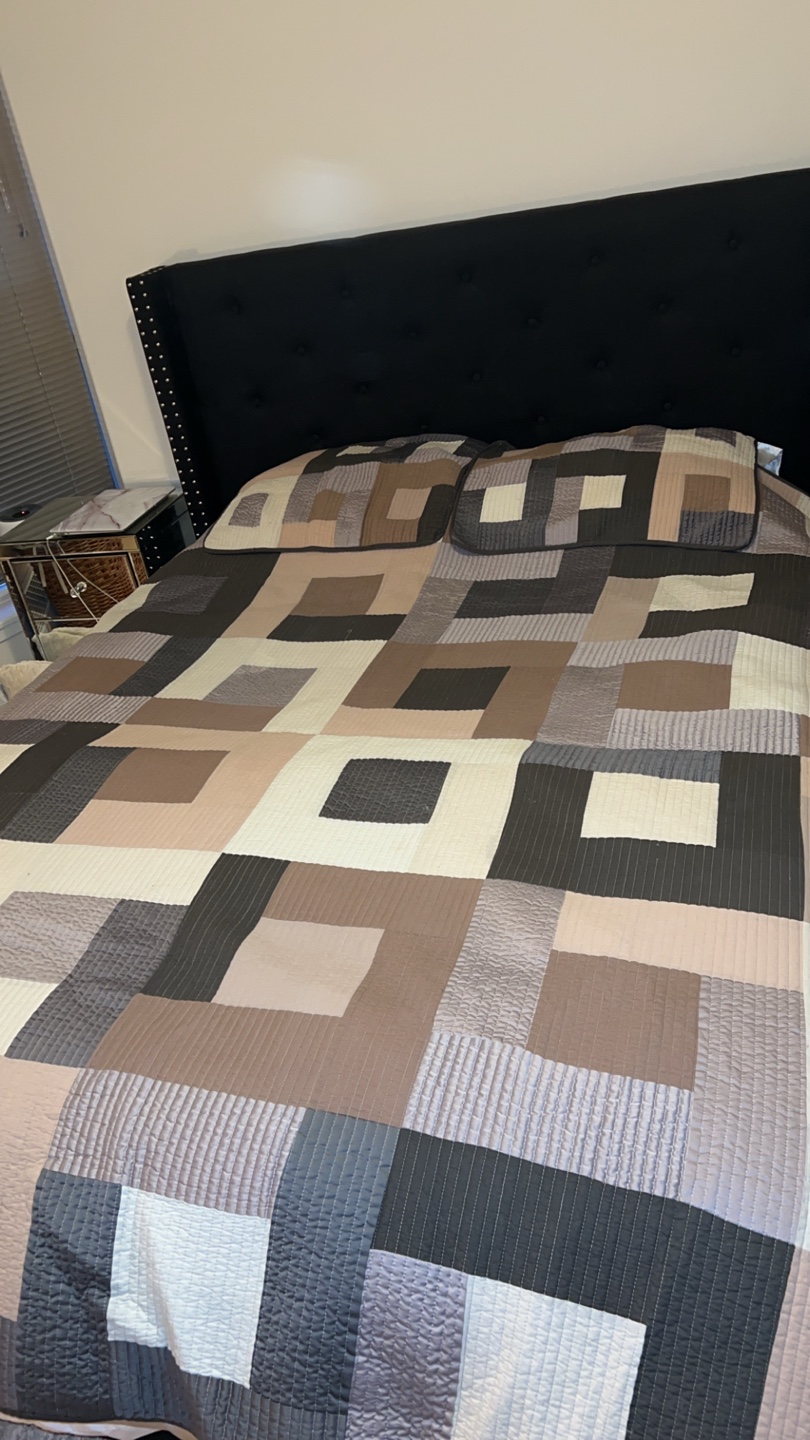 Queen Size Quilt Set