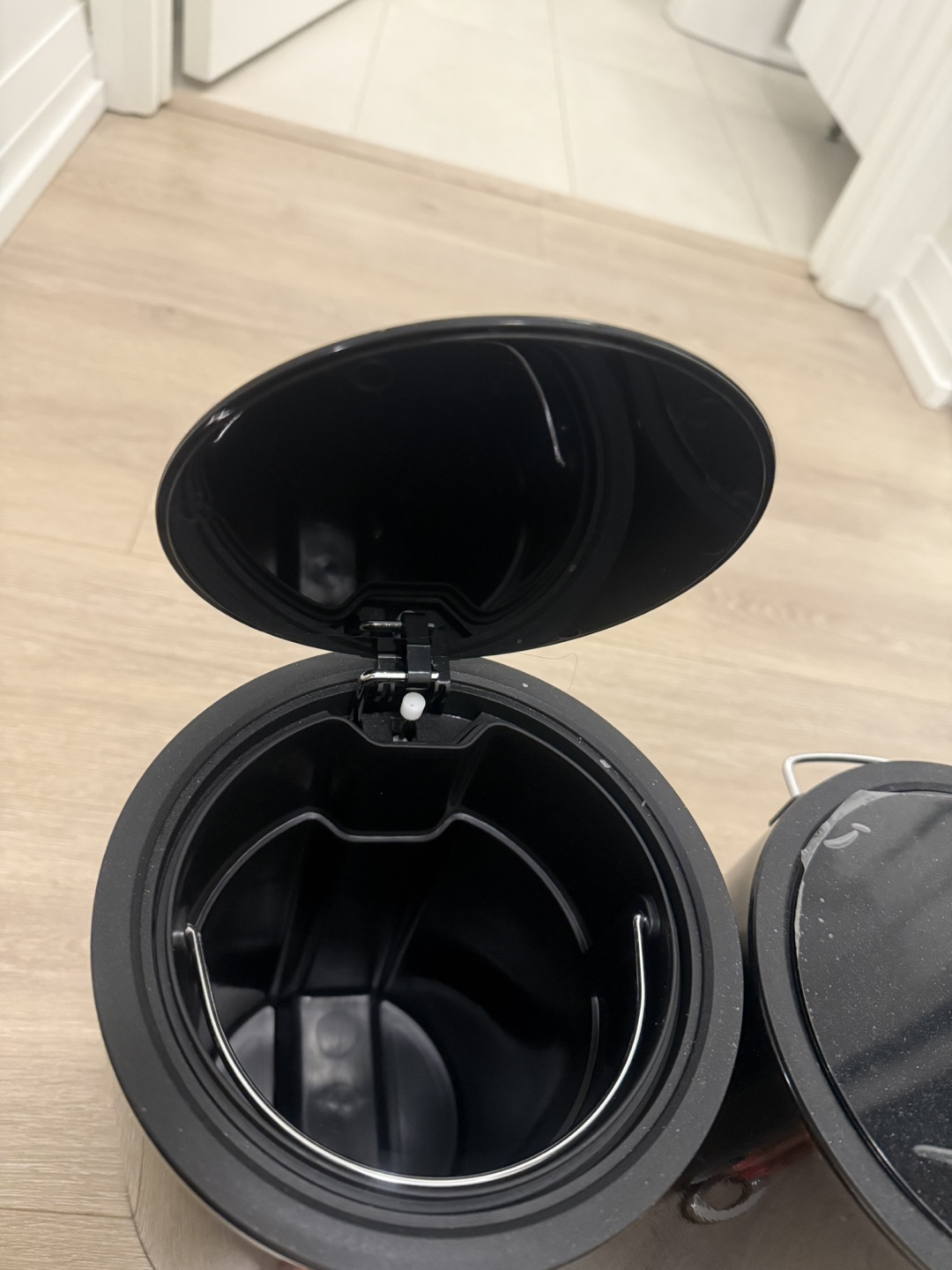 Pair of Black Bathroom Bins with Hinged Lids - photo 3