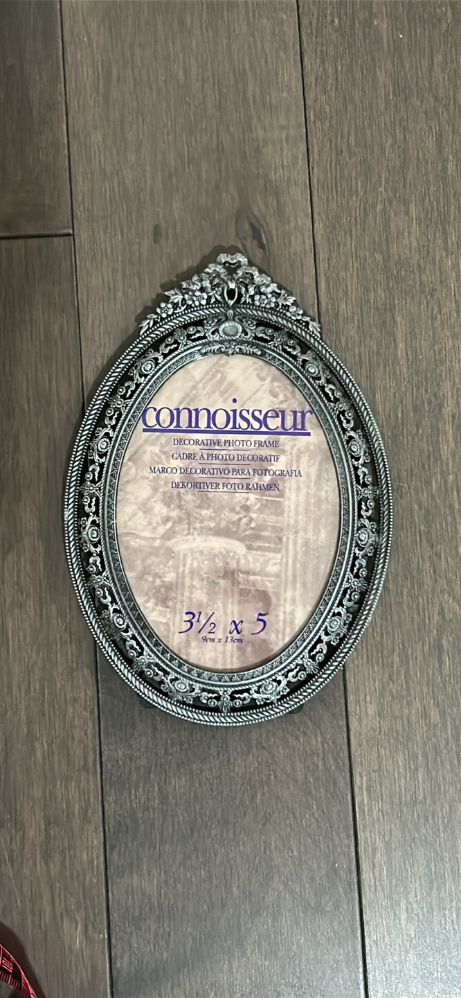 Ornate Oval Decorative Photo Frame