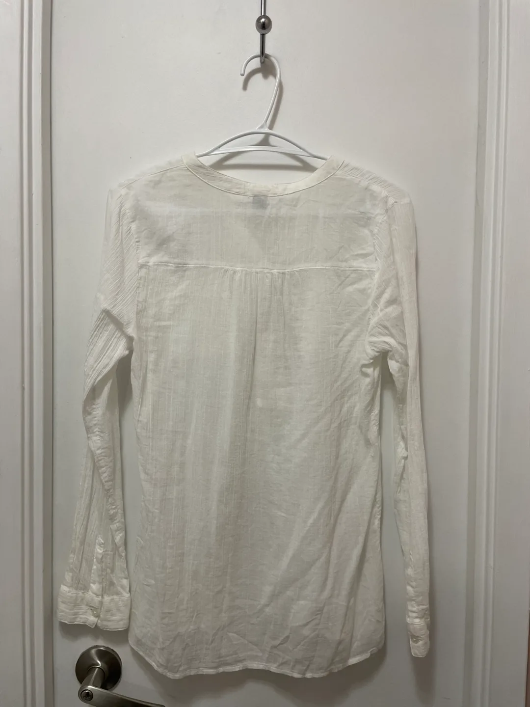 Old Navy White Long Sleeve Blouse - XS image indicator(3)