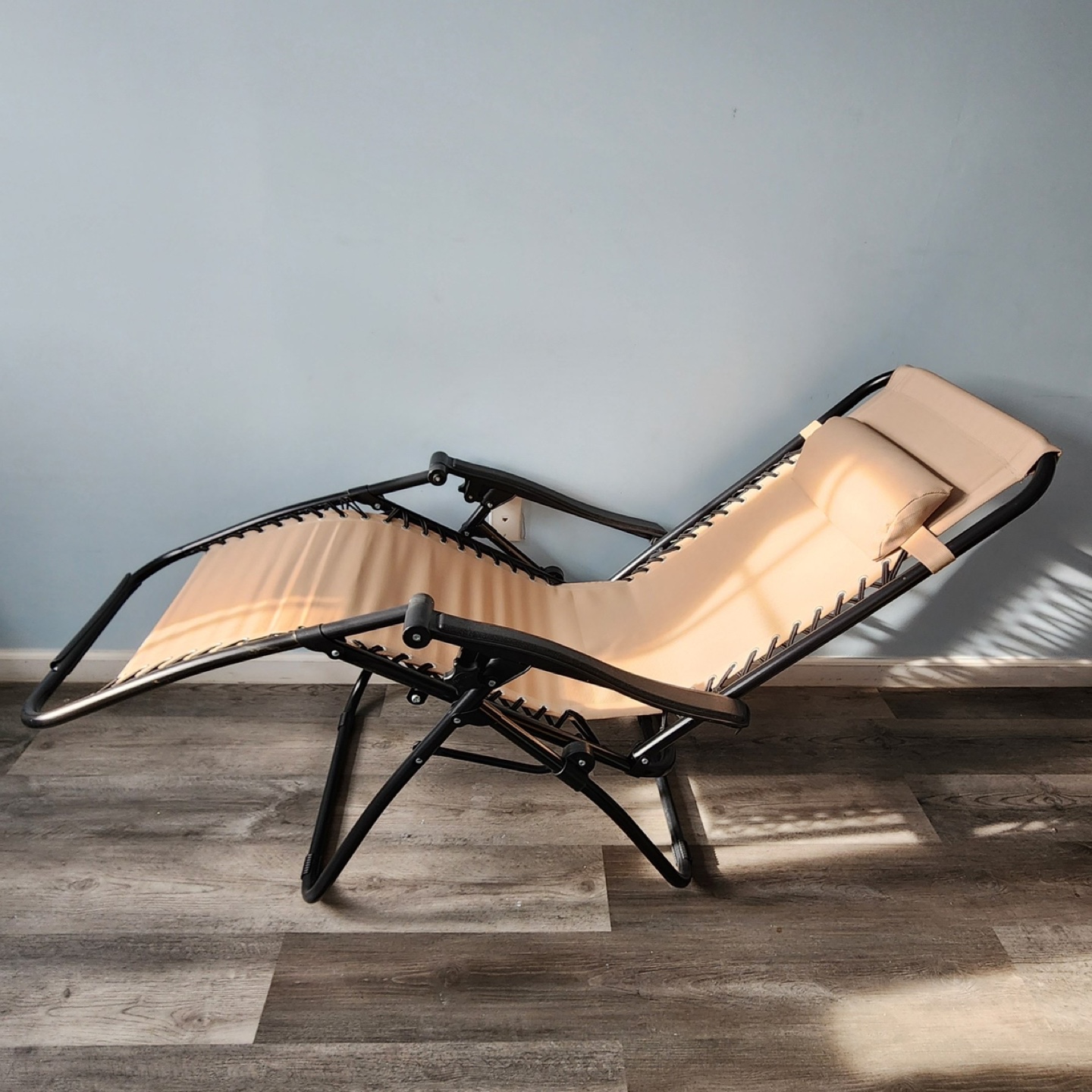 Pair of Relaxing Zero Gravity Chairs with Cup Holders - photo 2