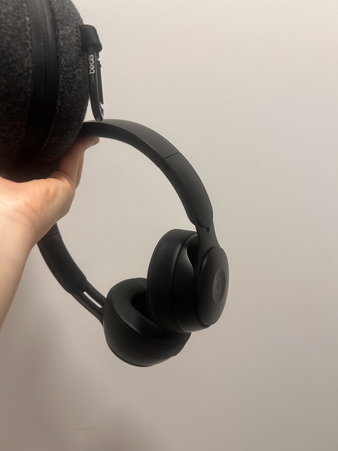 Beats Solo3 Wireless On-Ear Headphones - Black - photo 5