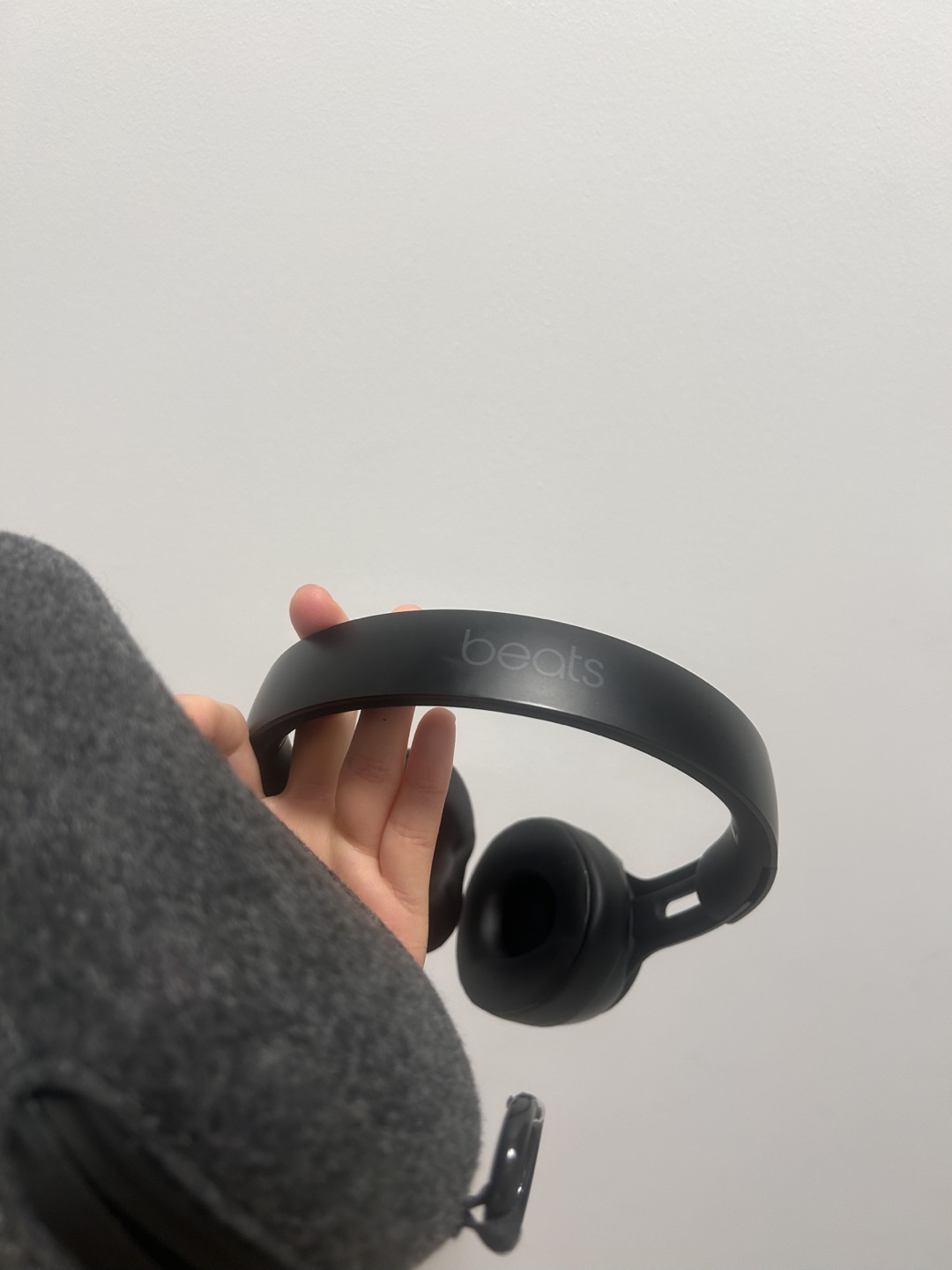 Beats Solo3 Wireless On-Ear Headphones - Black - photo 3
