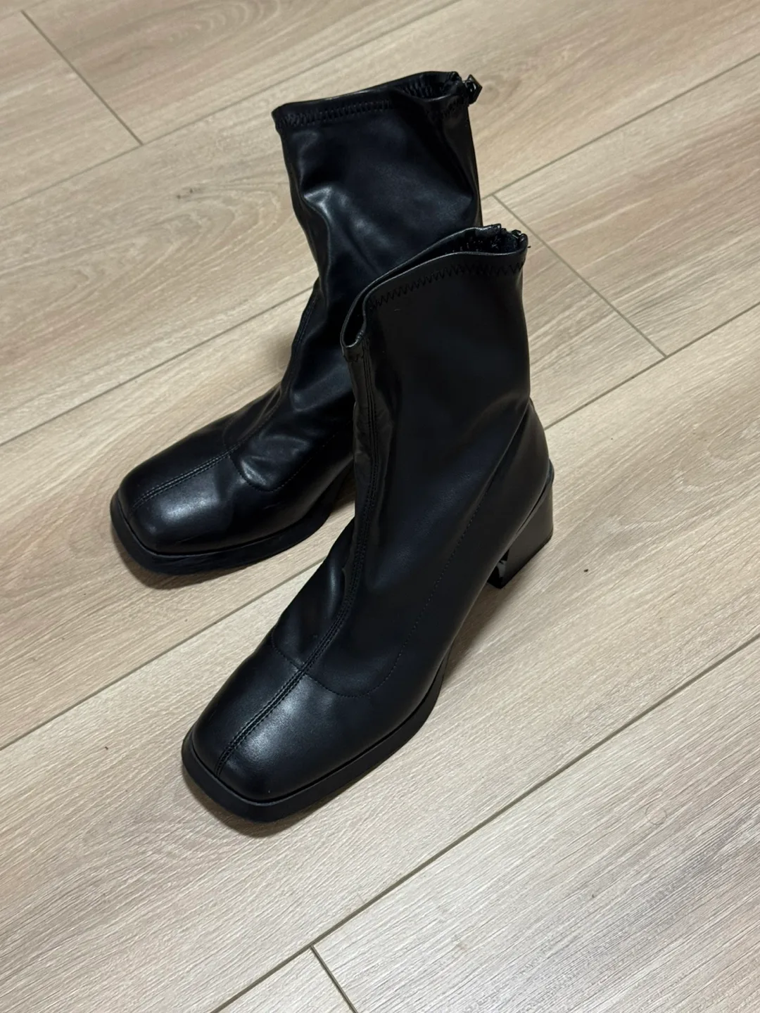 Zara Black Leather Ankle Boots image indicator(2)