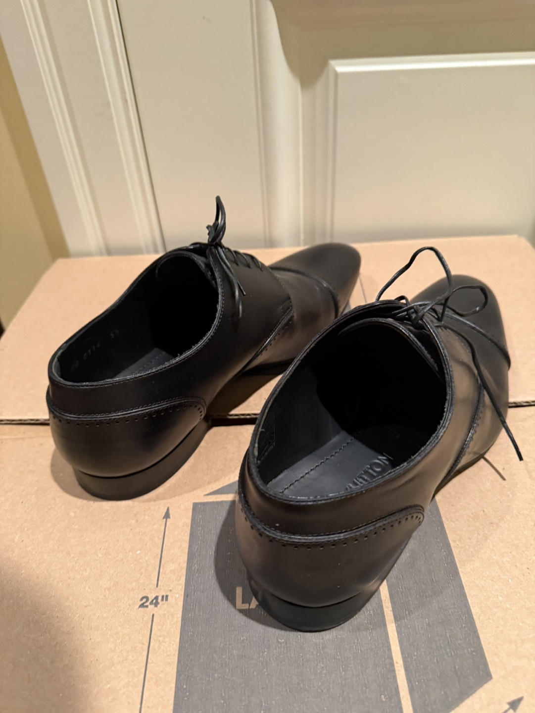 Louis Vuitton Men's Black Leather Derby Shoes - US 6.5 - photo 4