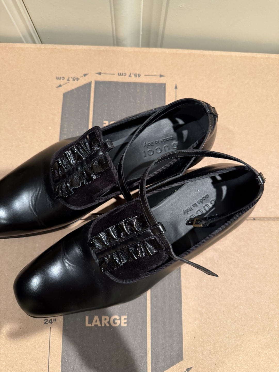 Gucci Black Leather T-Strap Shoes - Men’s 6 - photo 2