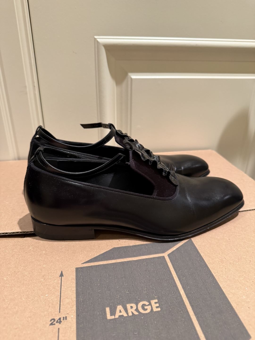 Gucci Black Leather T-Strap Shoes - Men’s 6 - photo 4