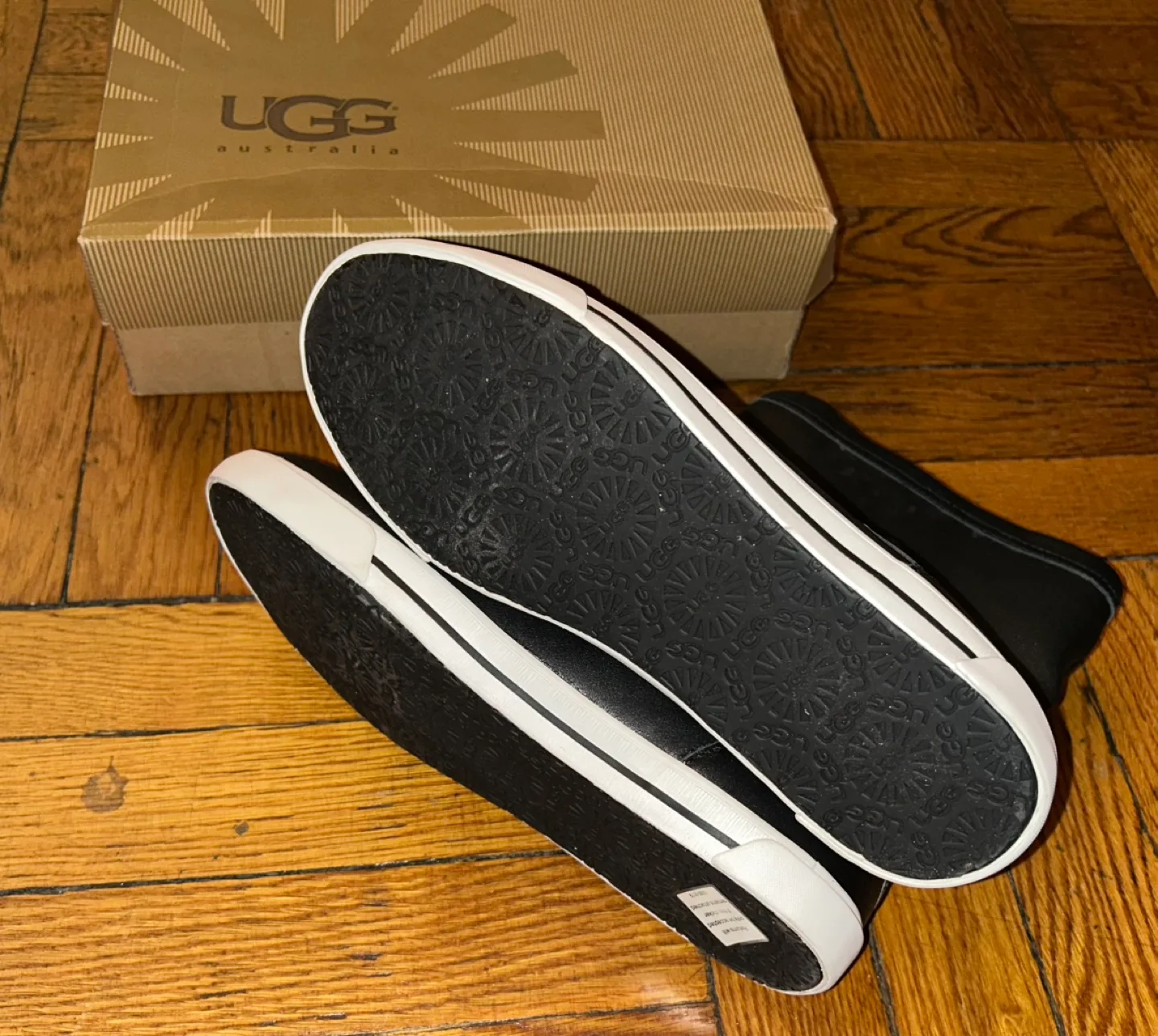 UGG Australia NEW Black Leather Short Boots - SZ 6 image indicator(4)