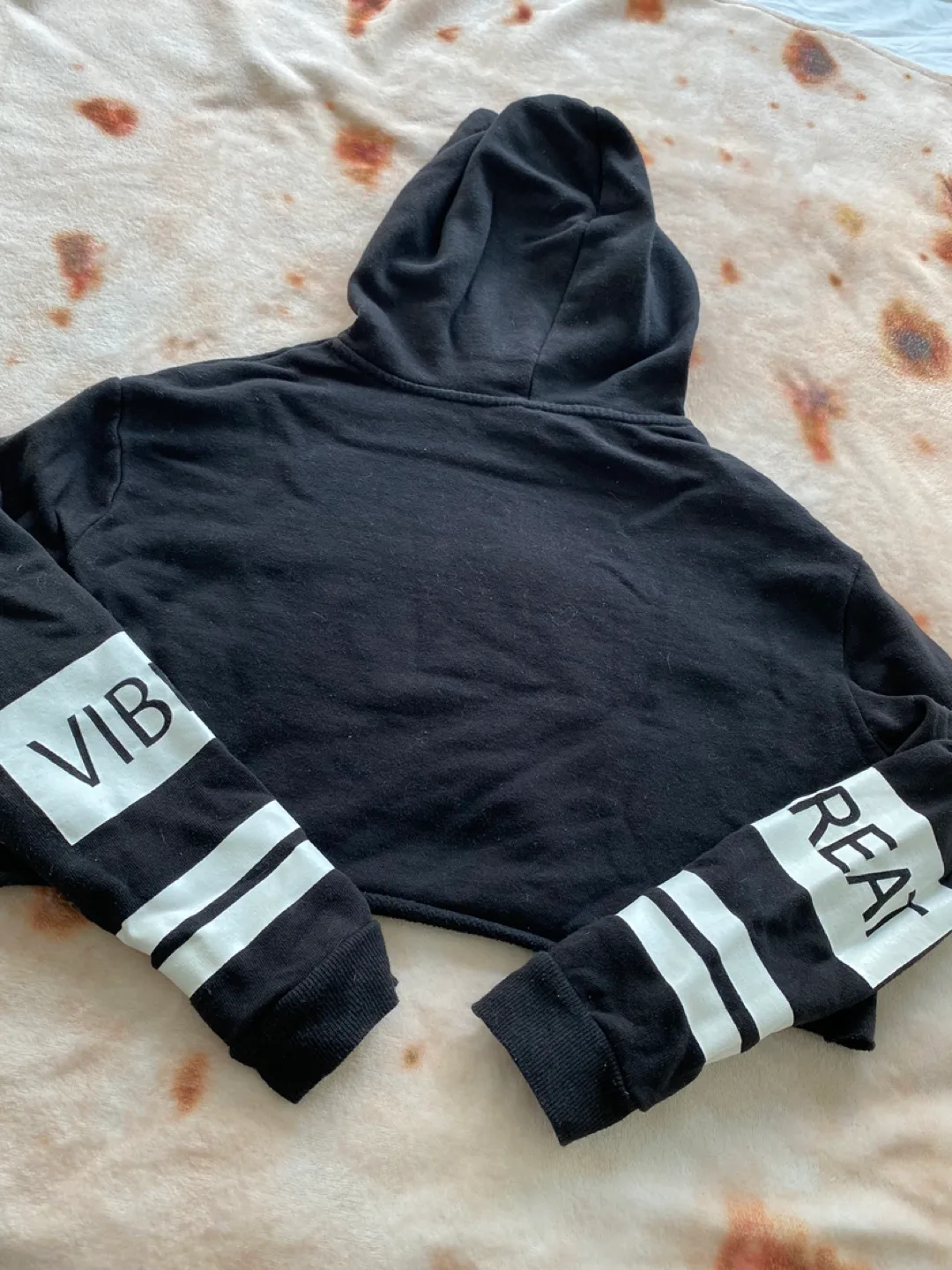 H&M Black Cropped Hoodie with Great Vibes Print image indicator(3)
