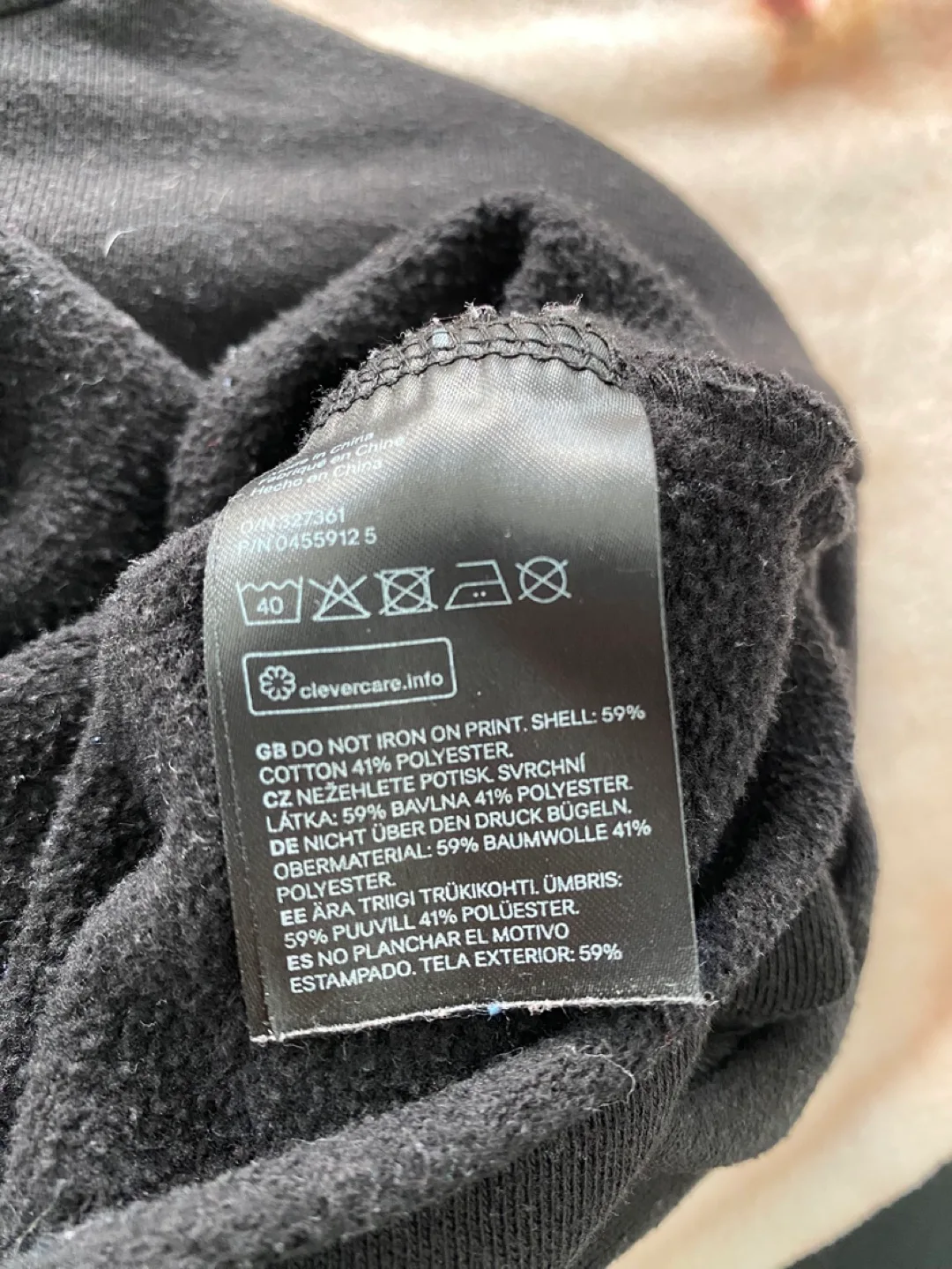 H&M Black Cropped Hoodie with Great Vibes Print image indicator(7)