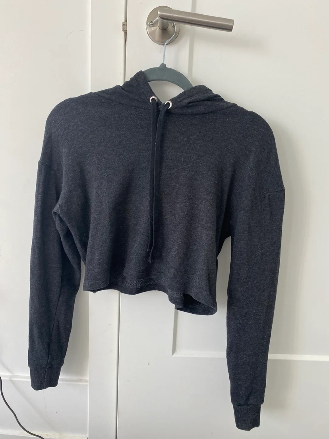H&M Divided Cropped Hoodie - XS image indicator(6)