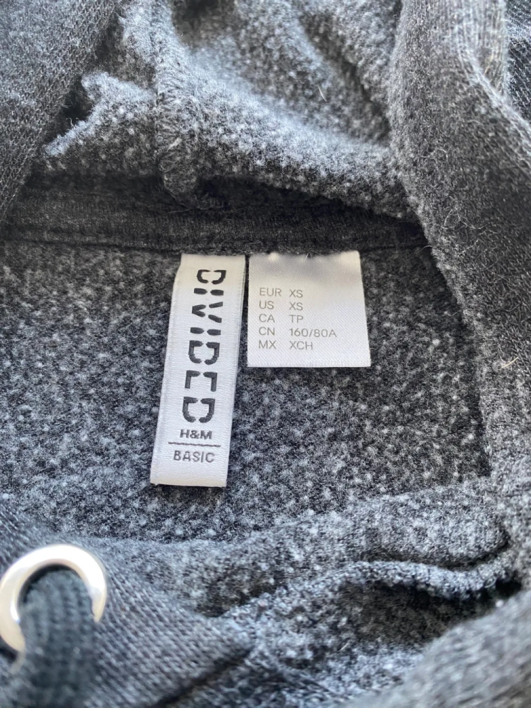 H&M Divided Cropped Hoodie - XS image indicator(2)