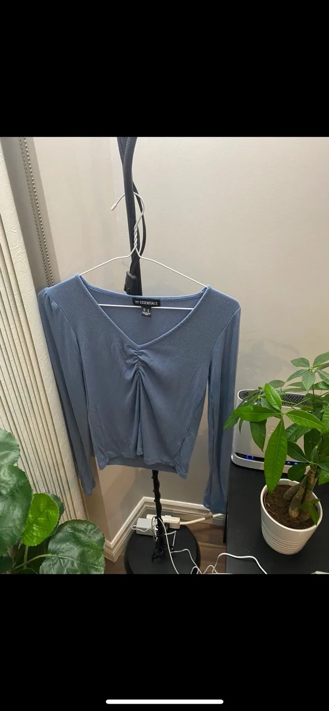 Women  cloth bundle-trendy tops image indicator(4)