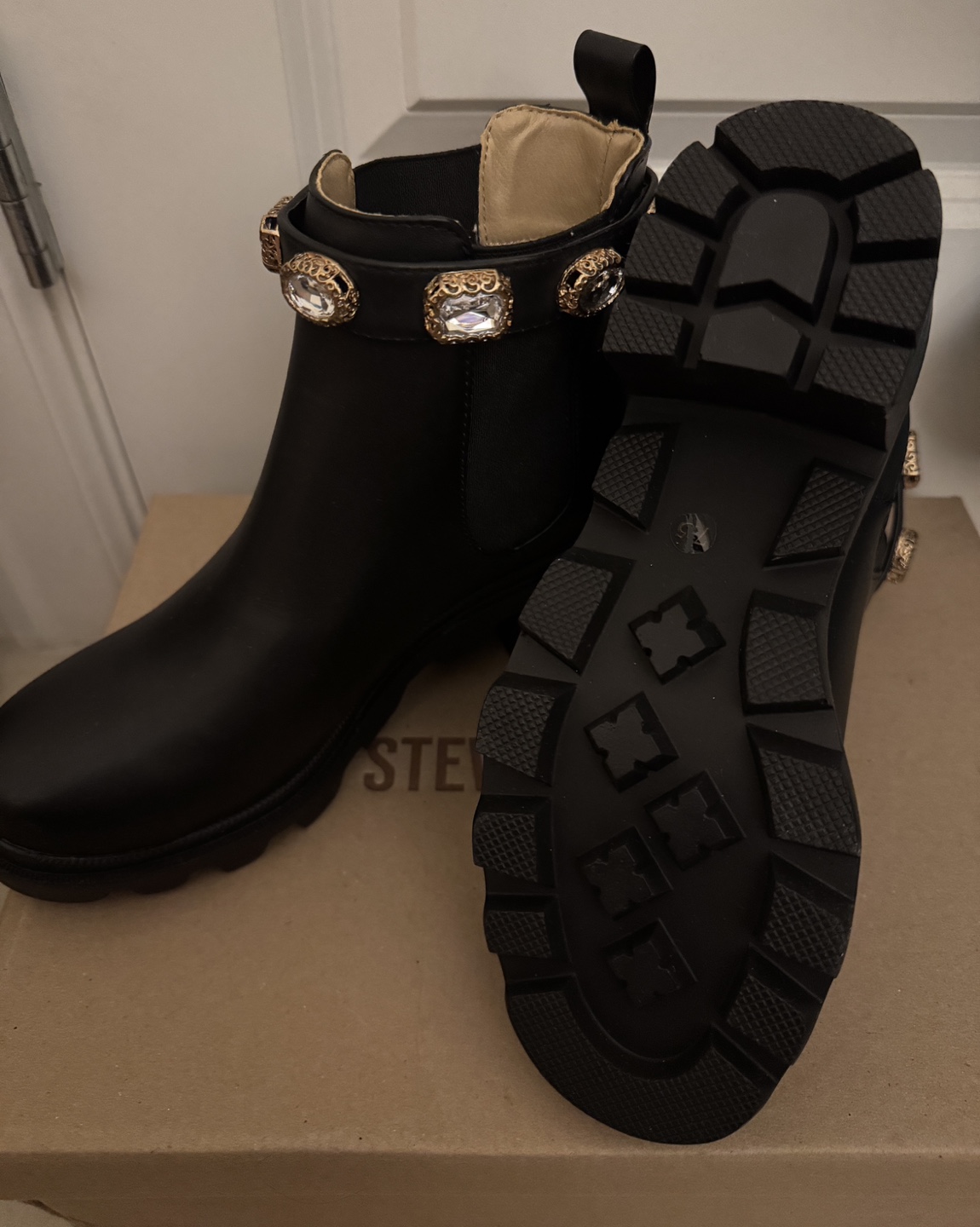 Steve Madden Black Ankle Boots with removable gemstone strap - photo 2