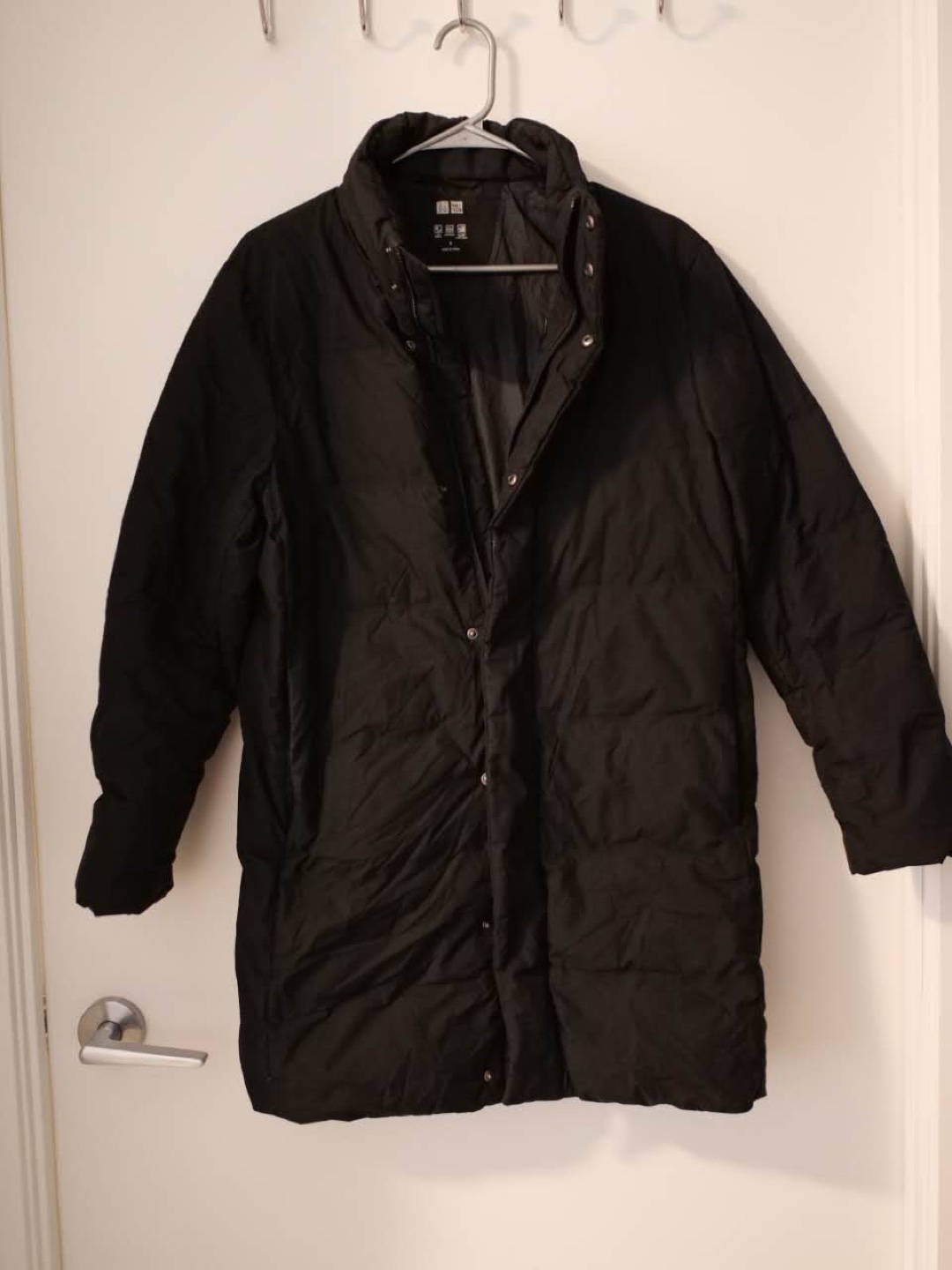 Uniqlo Black Puffer Coat - Size Small