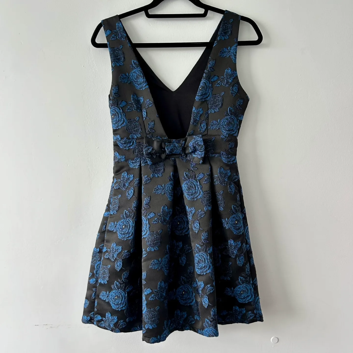 Chelsea open back fit-and-flare short cocktail  dress S image indicator(2)