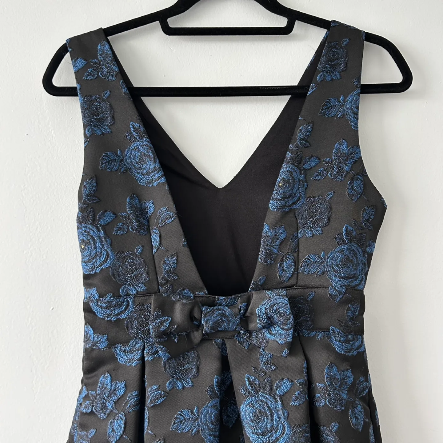 Chelsea open back fit-and-flare short cocktail  dress S image indicator(3)