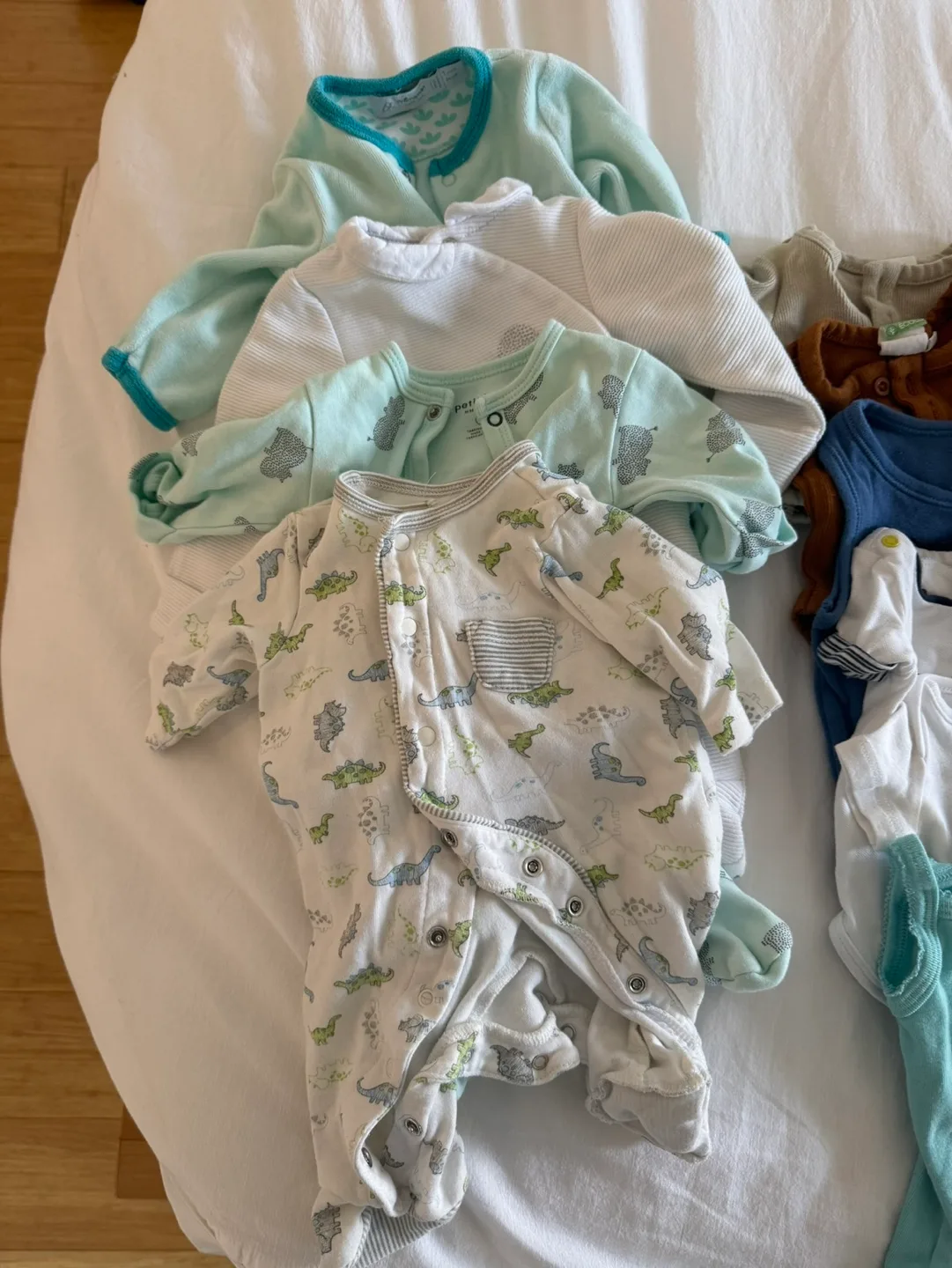 Bundle of Newborn Baby Clothes thumbnail
