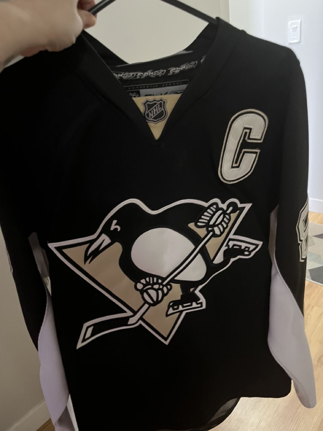 Sidney Crosby Pittsburgh Penguins CCM Authentic Jersey Size 50 - photo 2