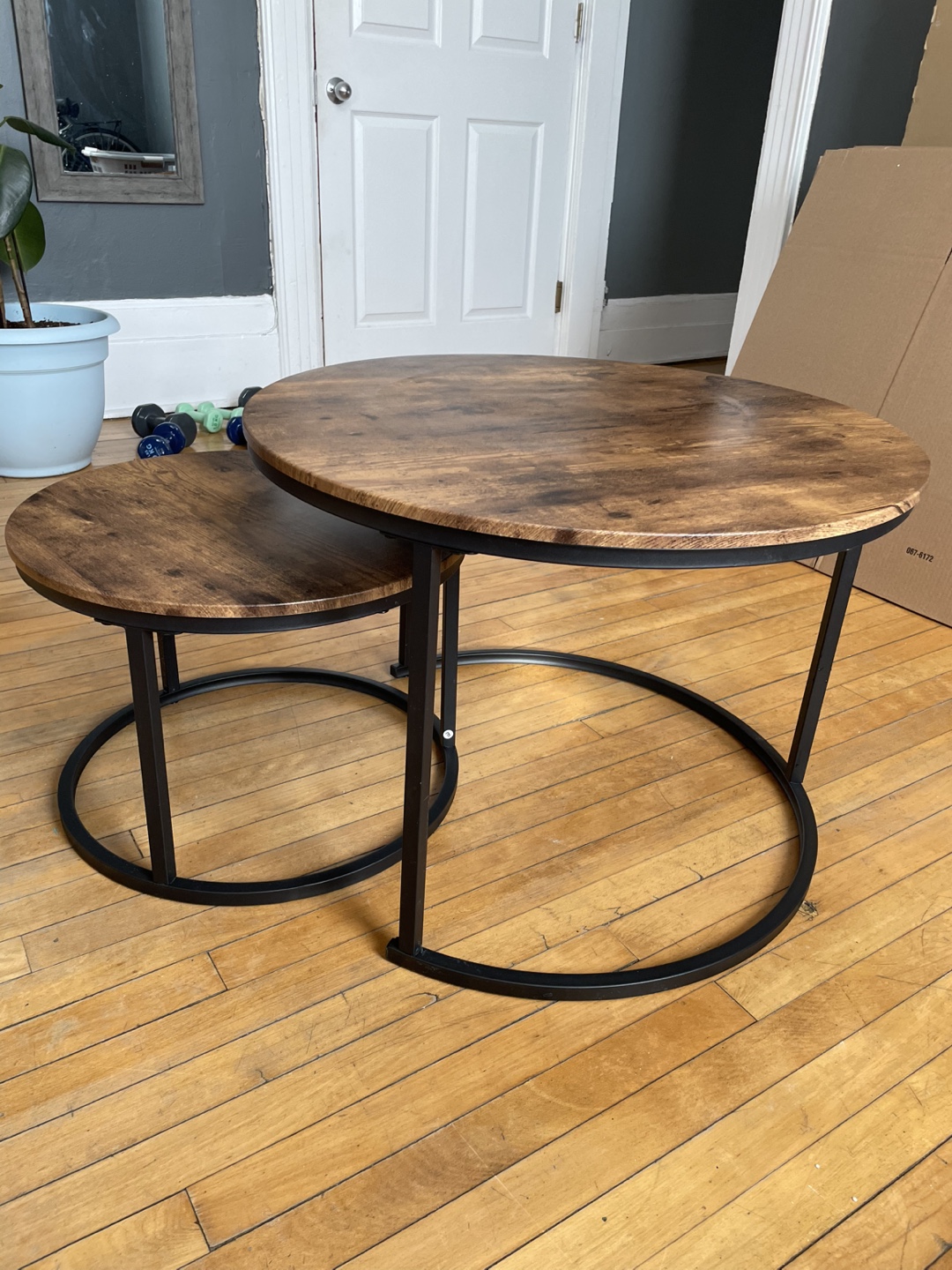 2 Round Coffee Tables