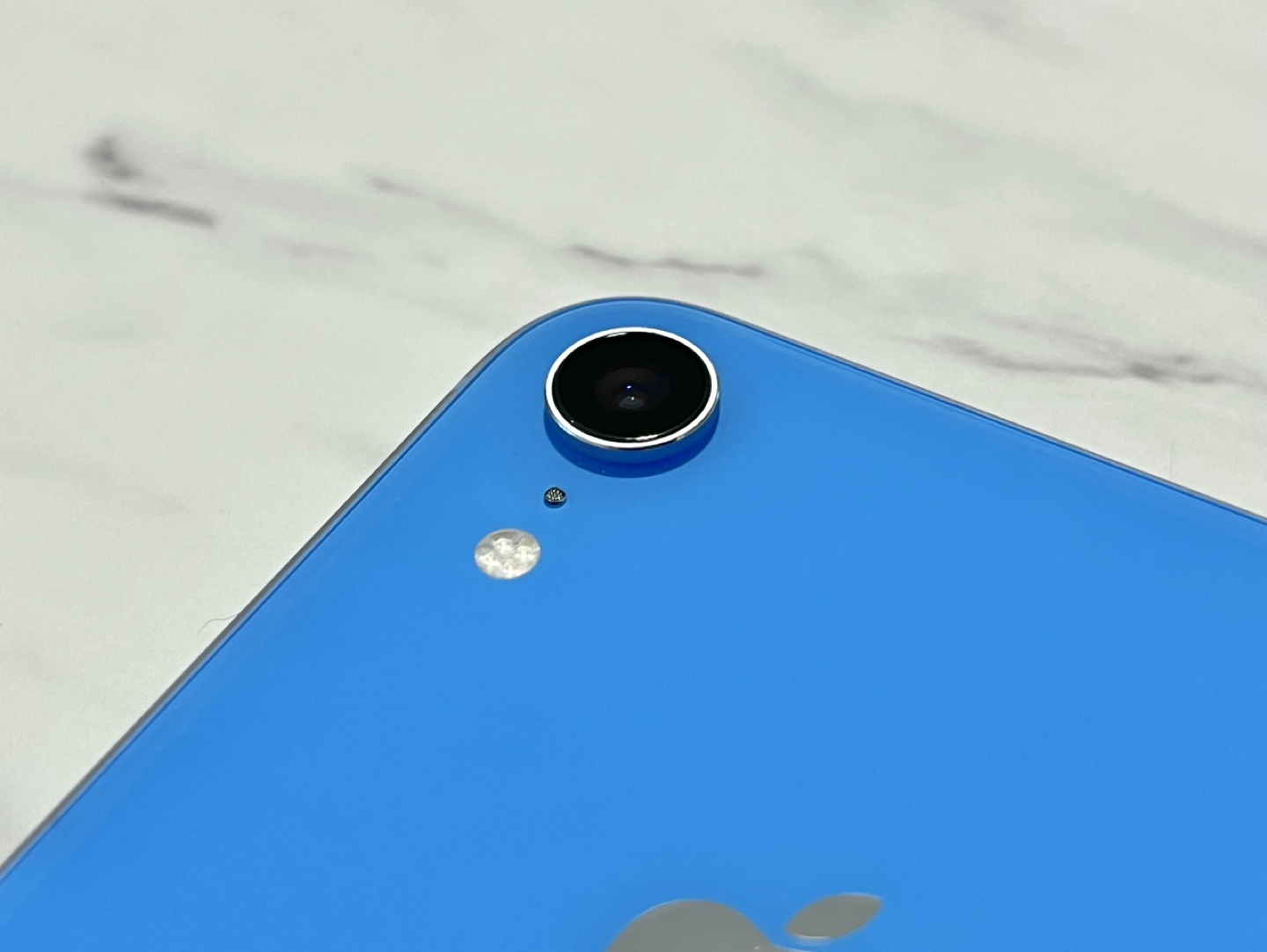 iPhone XR (Blue - 64gb) - Unlocked