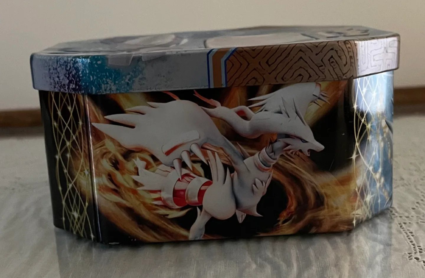 Pokemon Kyorge Tin with Cards image indicator(2)