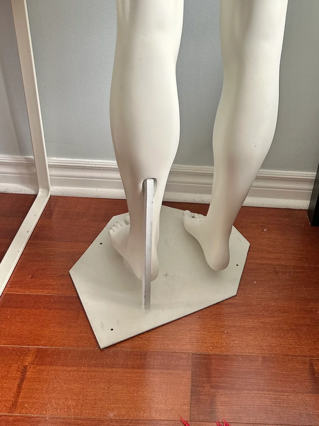 Full body female mannequin - size S image indicator(4)