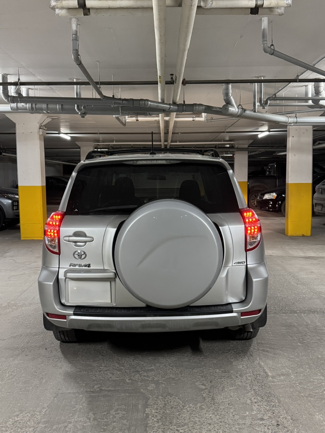 2011 Toyota RAV4 Sport - photo 2
