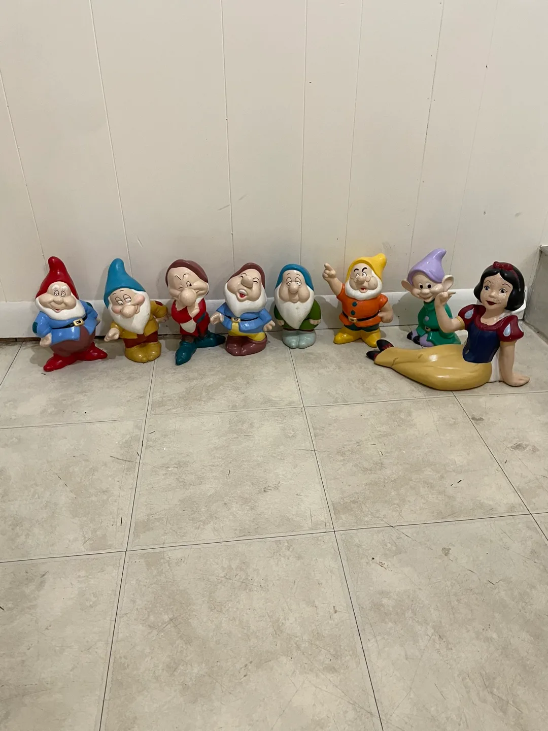 Snow White & 7 Dwarfs image indicator(2)